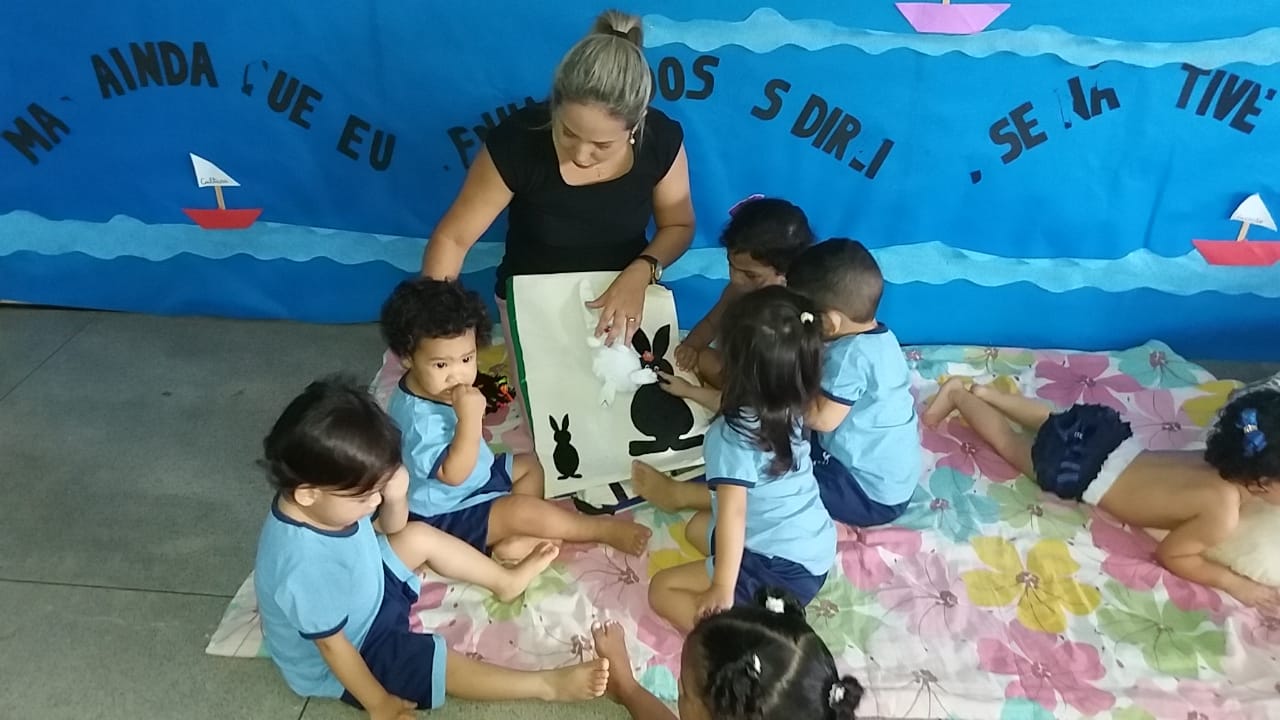 Pedagoga orienta pais de alunos da educação infantil na volta às aulas