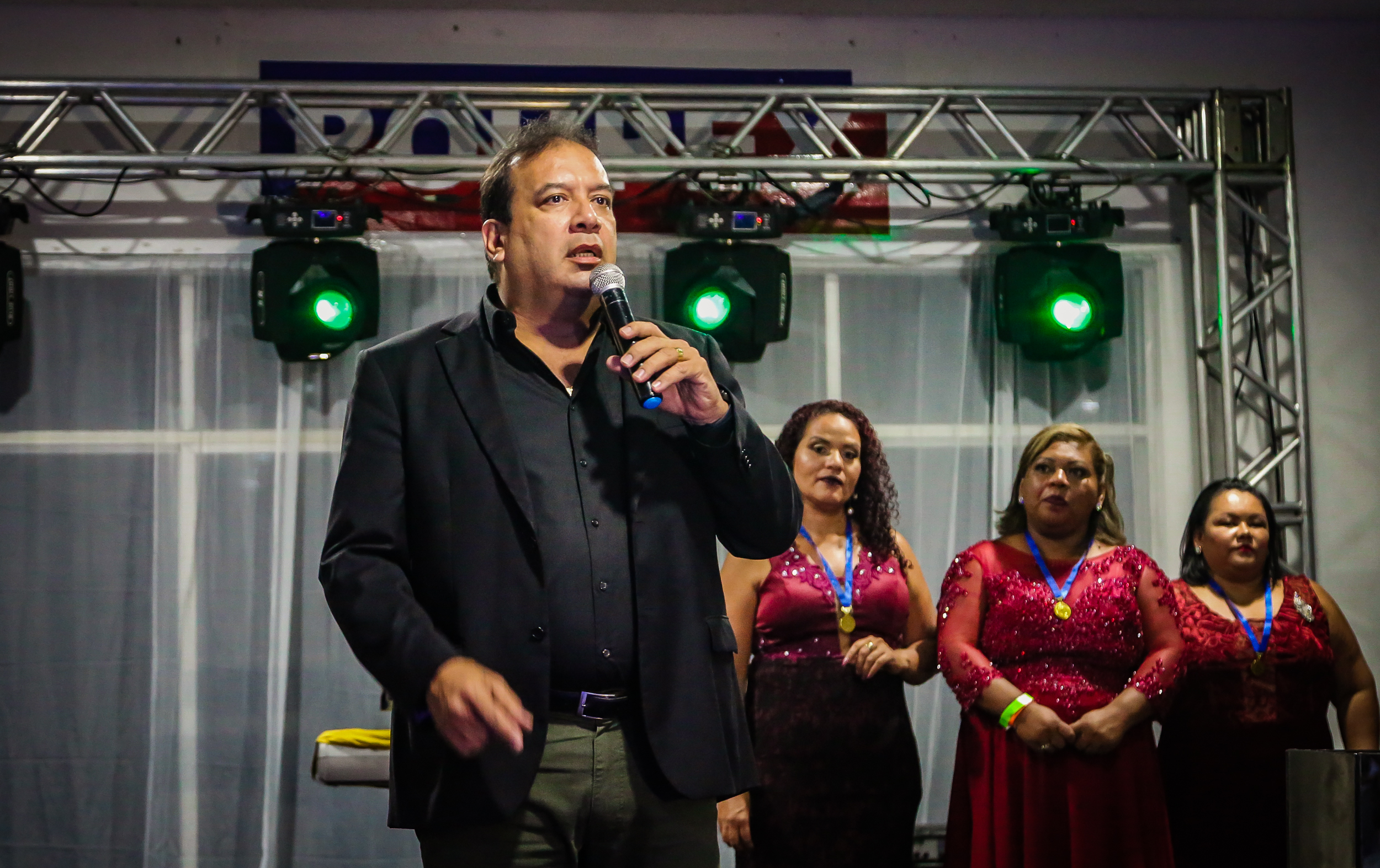 Samu comemora aniversário com festa para os servidores