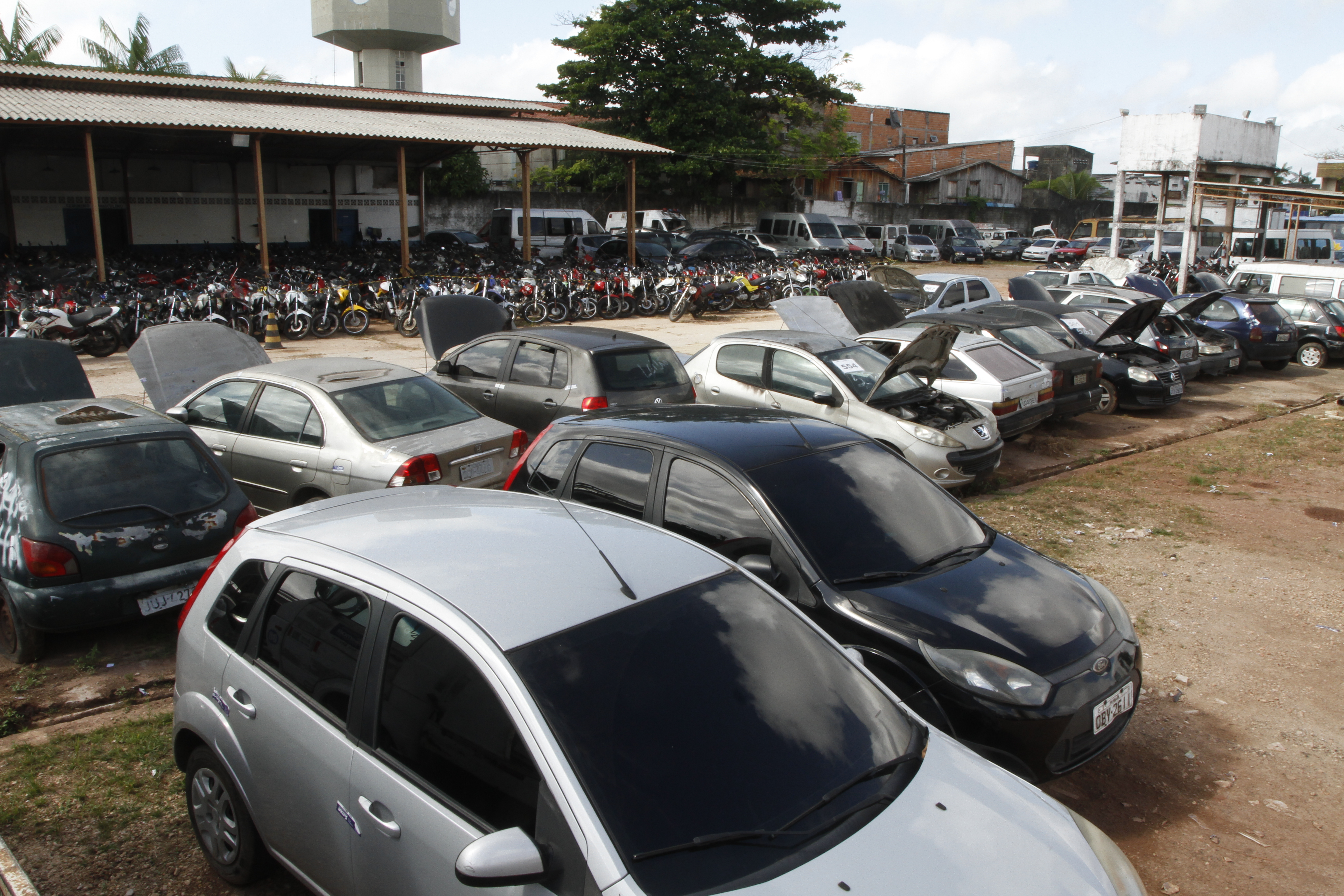 Veículos retidos nos pátios da SeMOB serão leiloados nesta terça-feira