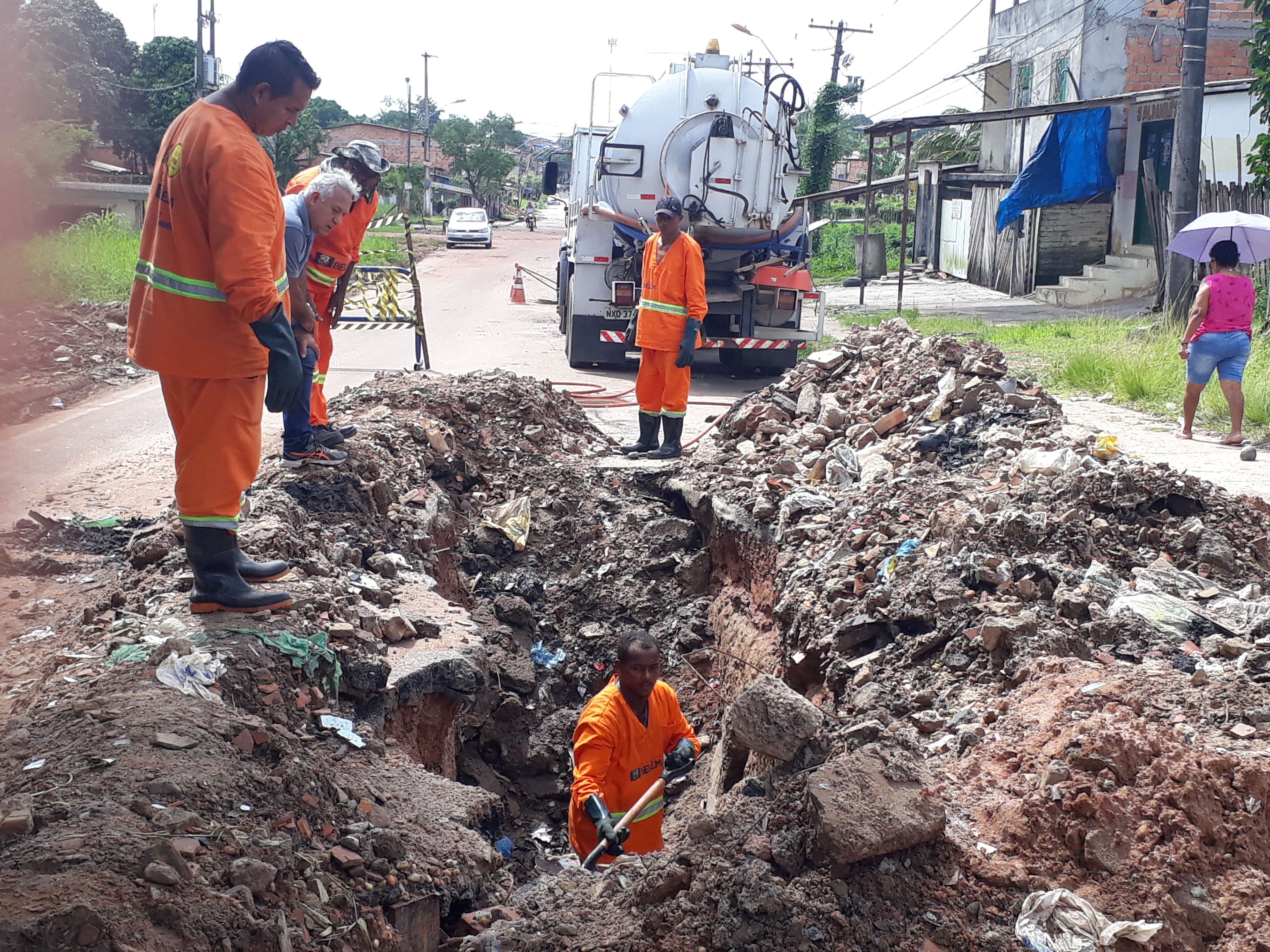 Prefeitura intensifica trabalhos de saneamento e pavimentação em Icoaraci 