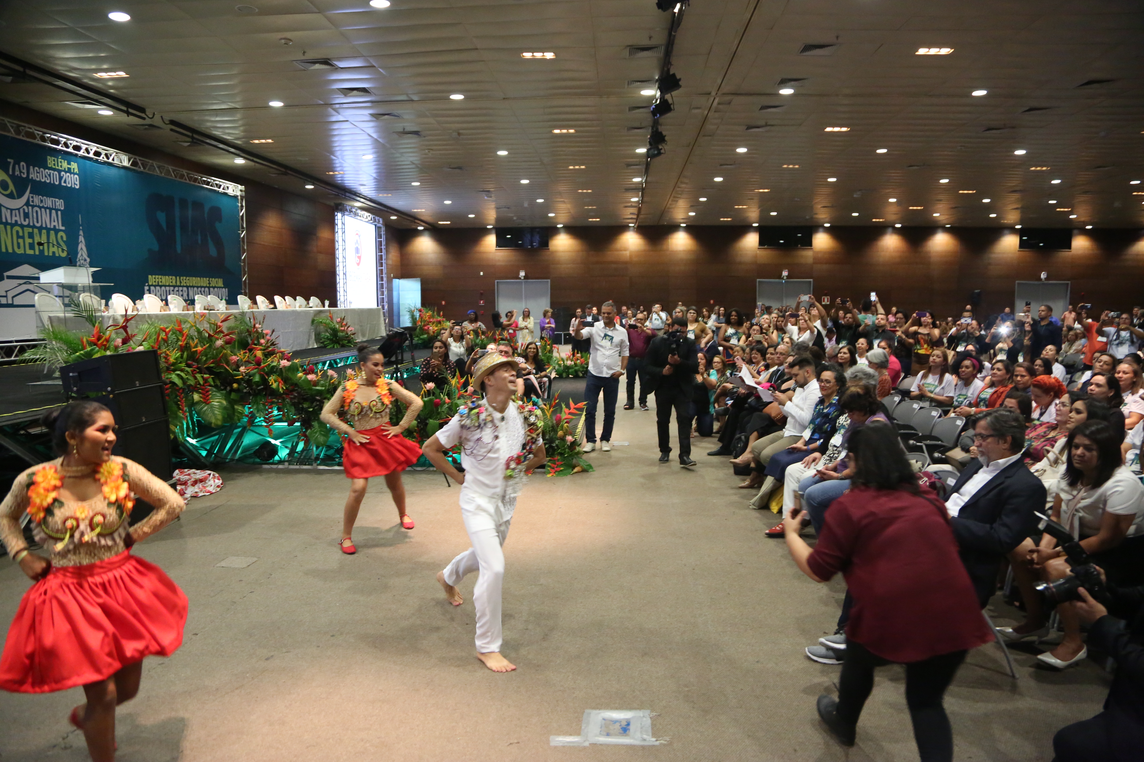 Encontro nacional de gestores e assistentes sociais reúne servidores da Funpapa