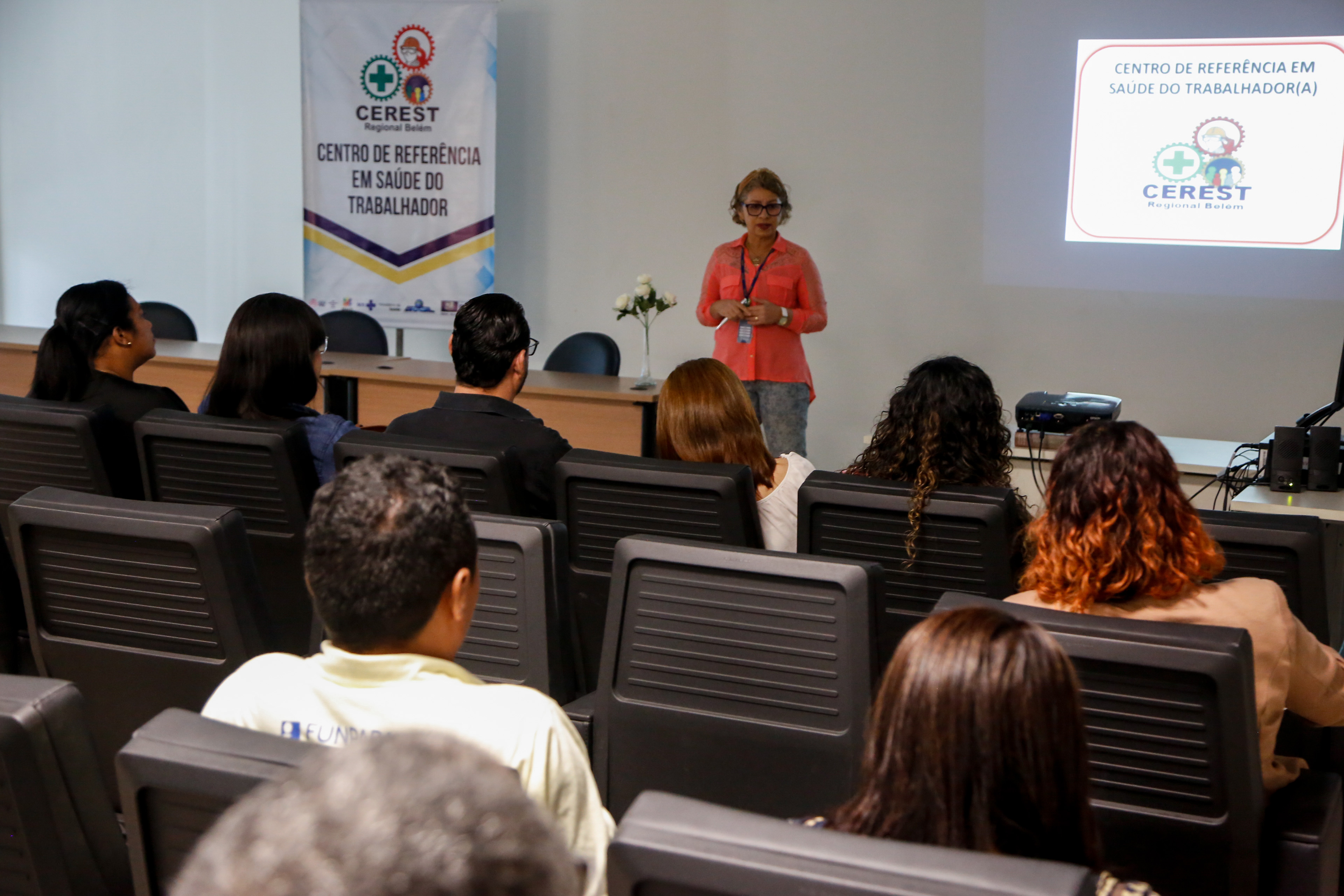 Profissionais da saúde e assistência discutem formas de combate ao trabalho  infantil