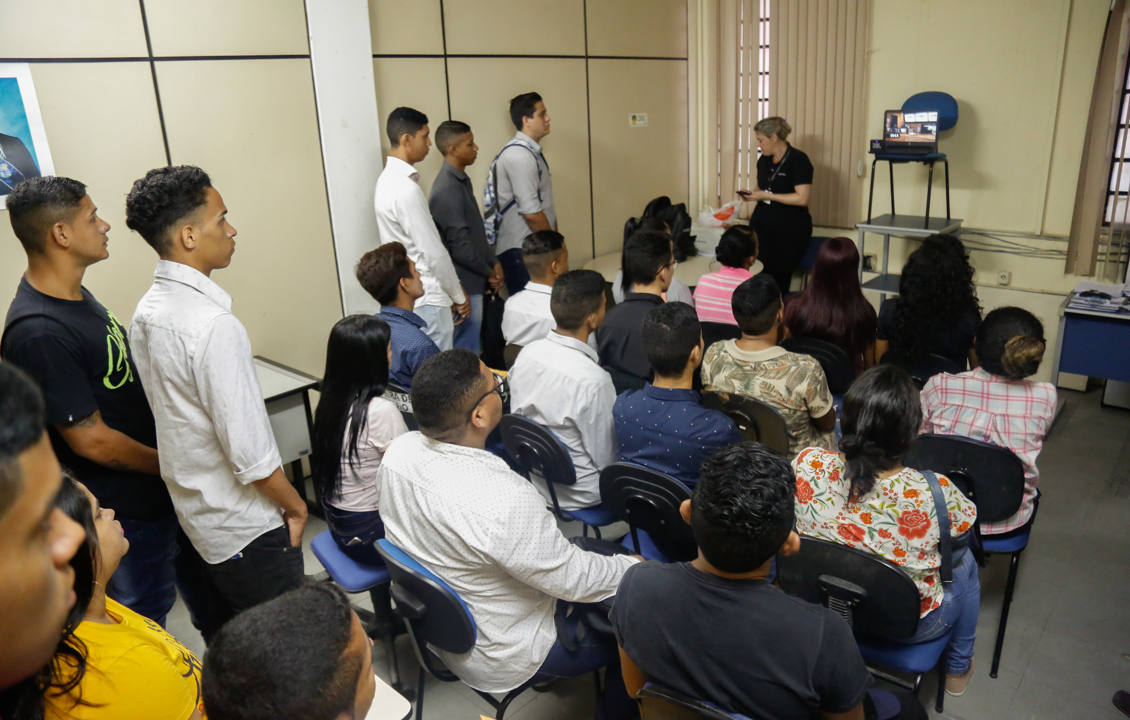Portal do Trabalhador seleciona jovens para treinamento profissional em Curitiba 