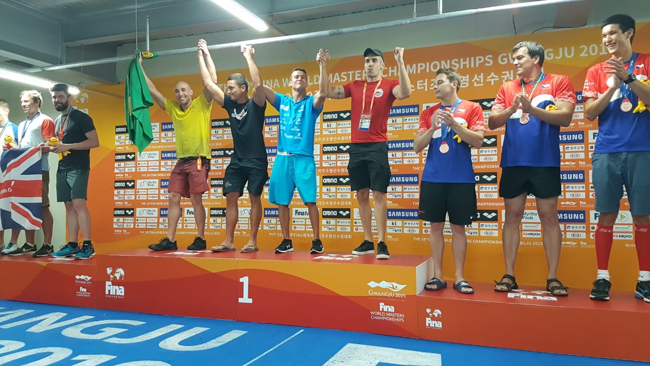 Com incentivo da Prefeitura, nadador garante medalha de ouro ao Brasil