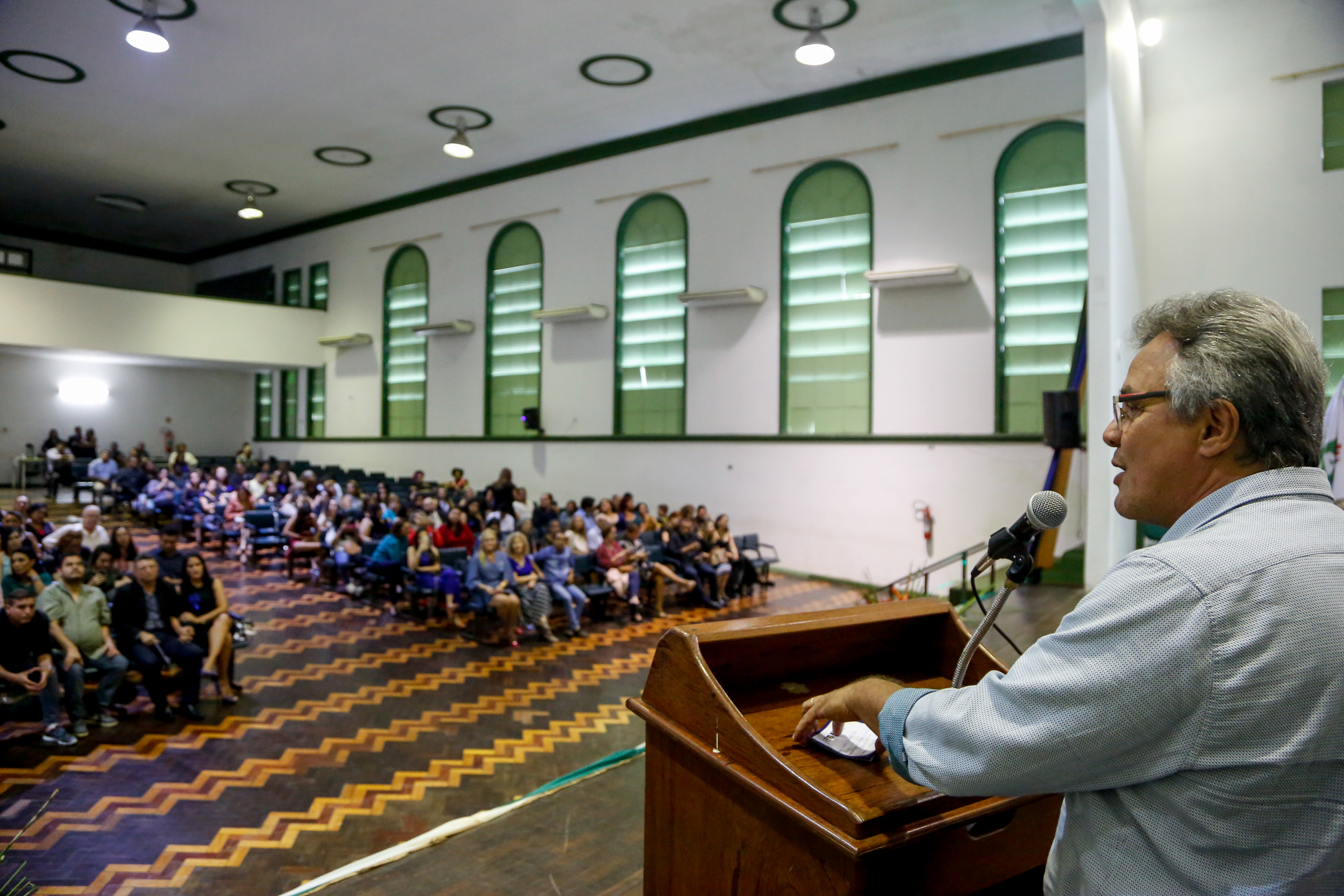 Professores recebem certificados do curso de Aperfeiçoamento em Transtorno do Espectro do Autismo