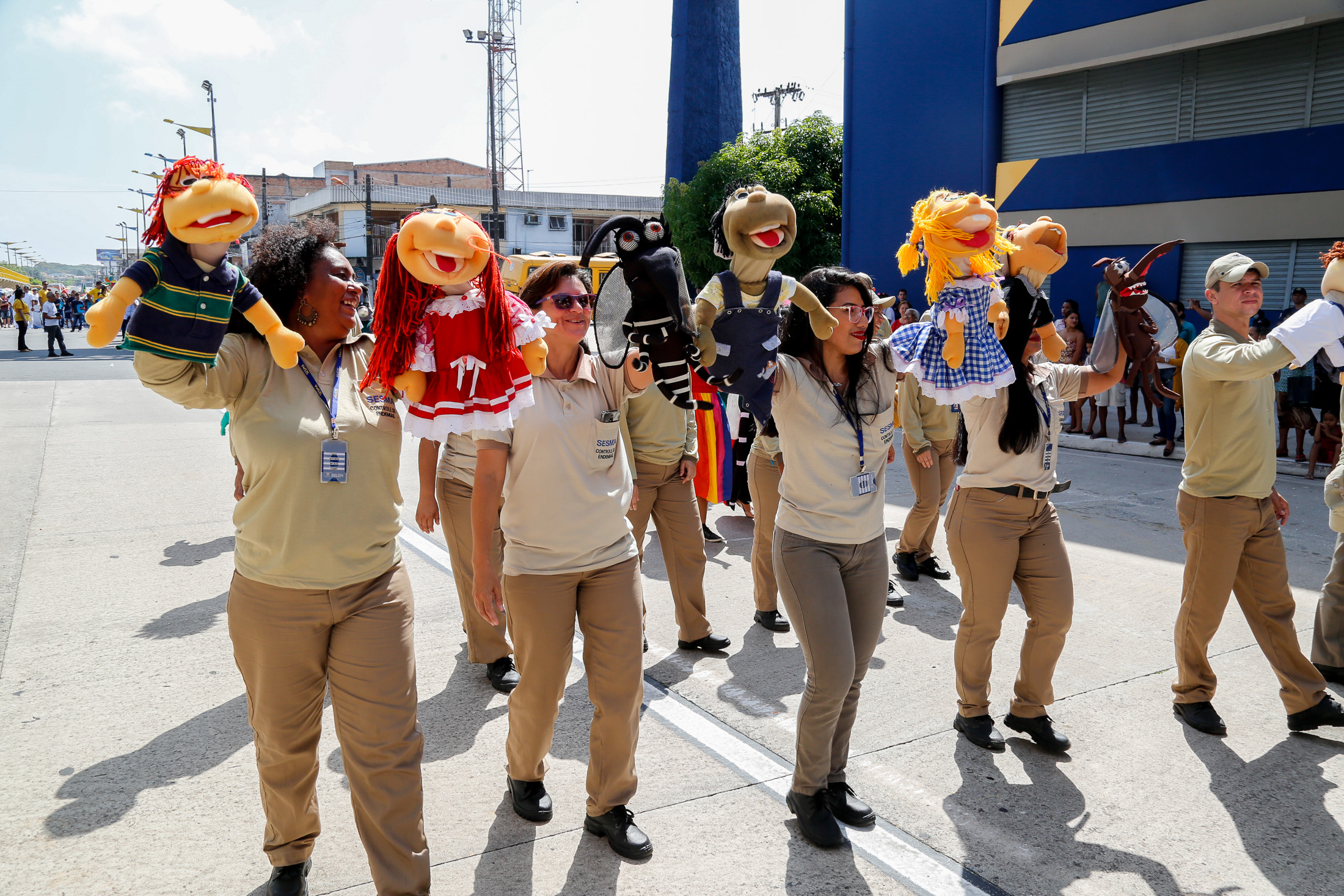 Garantia de direitos é destaque no desfile escolar de estudantes municipais 