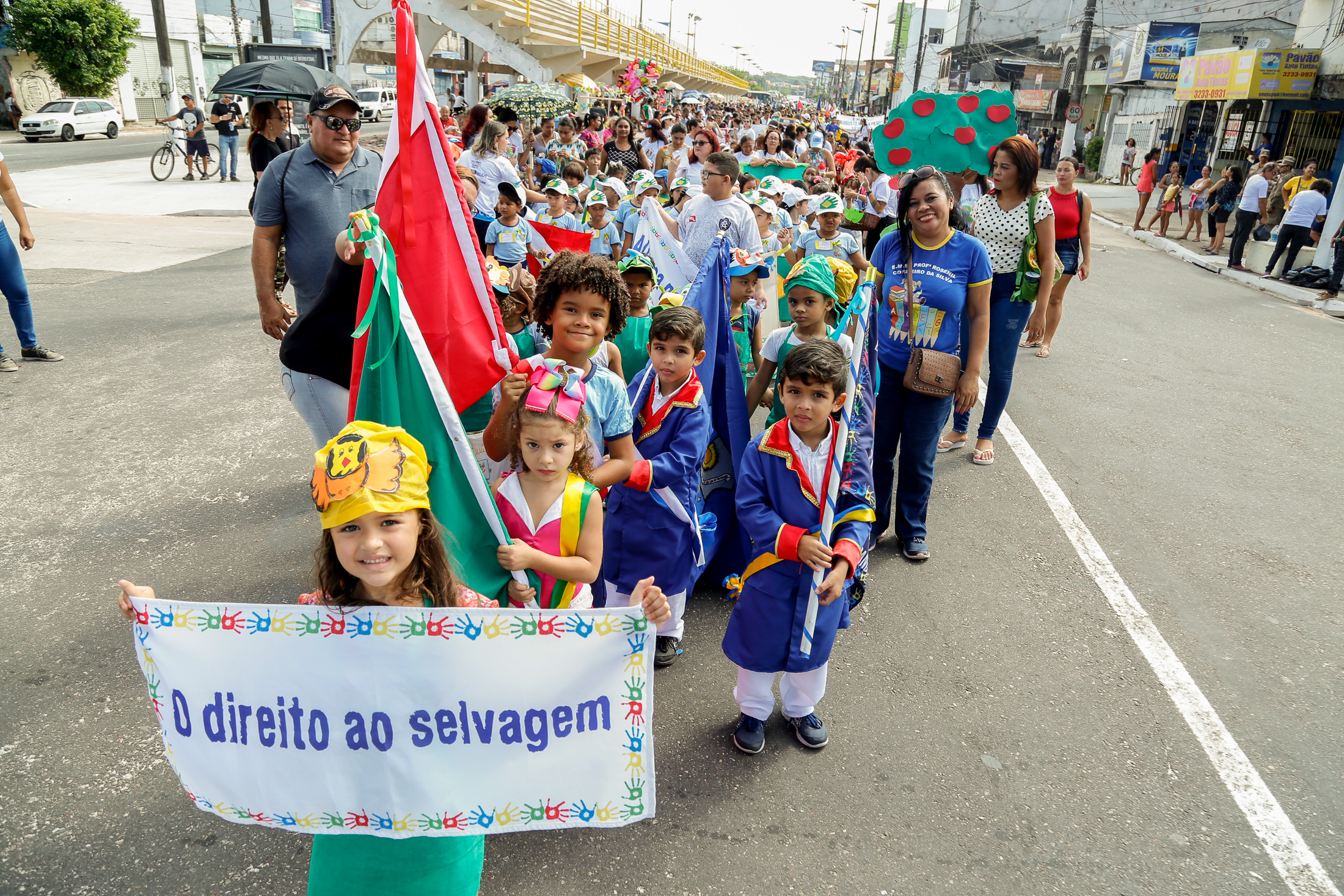 Garantia de direitos é destaque no desfile escolar de estudantes municipais 
