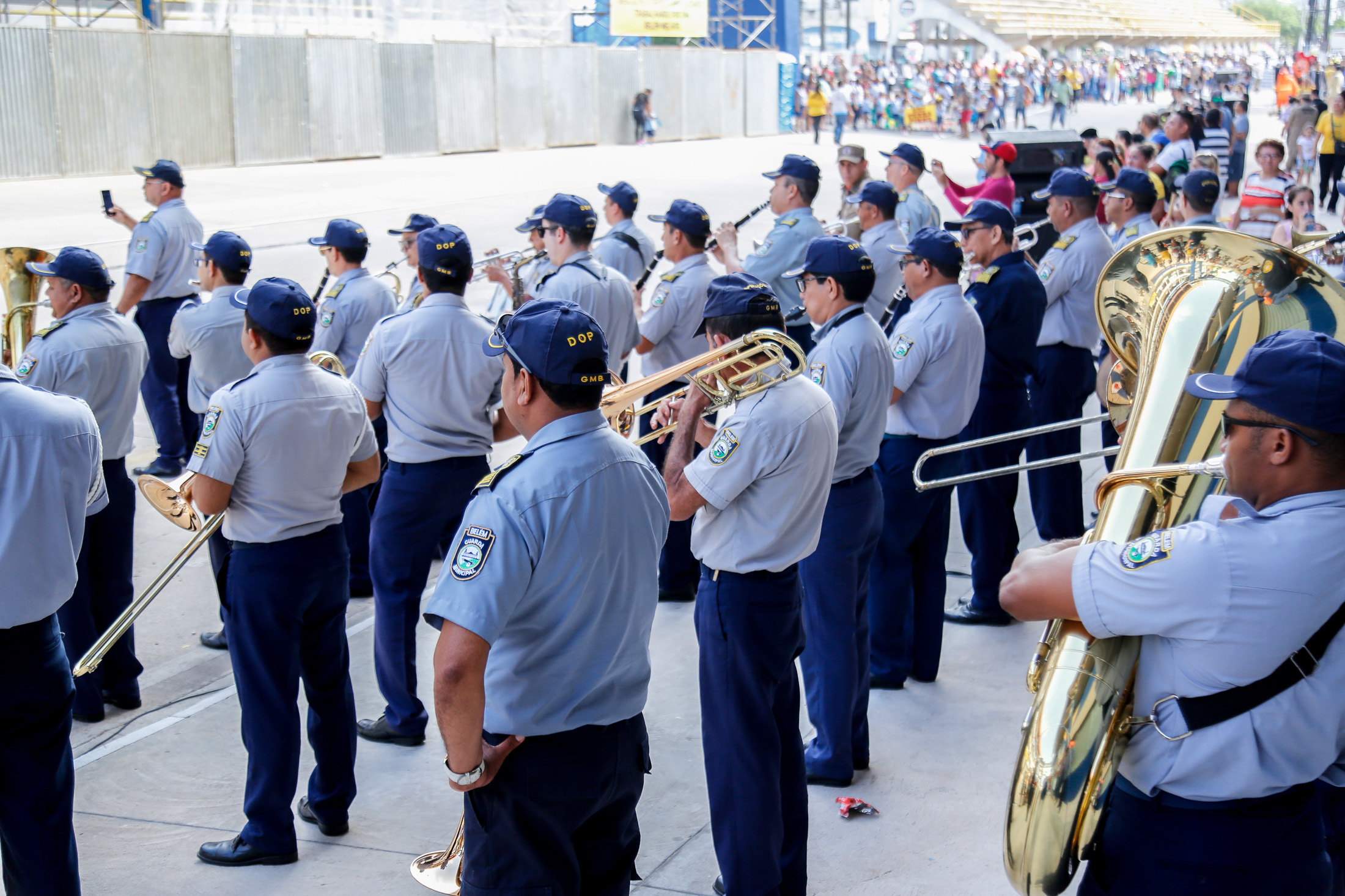 Garantia de direitos é destaque no desfile escolar de estudantes municipais 