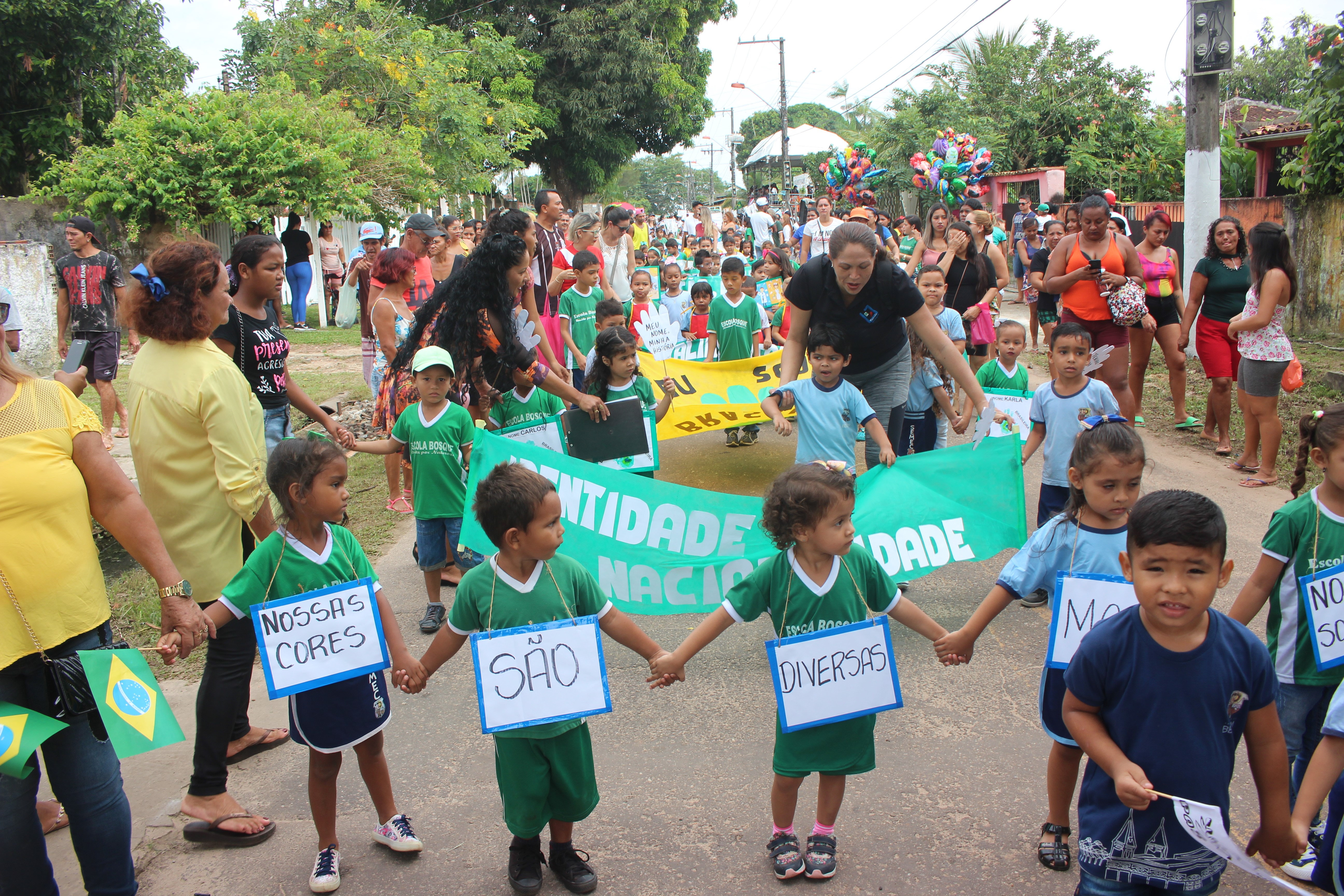 Momentos de emoção e criatividade marcam Desfile Cívico Escolar em Outeiro
