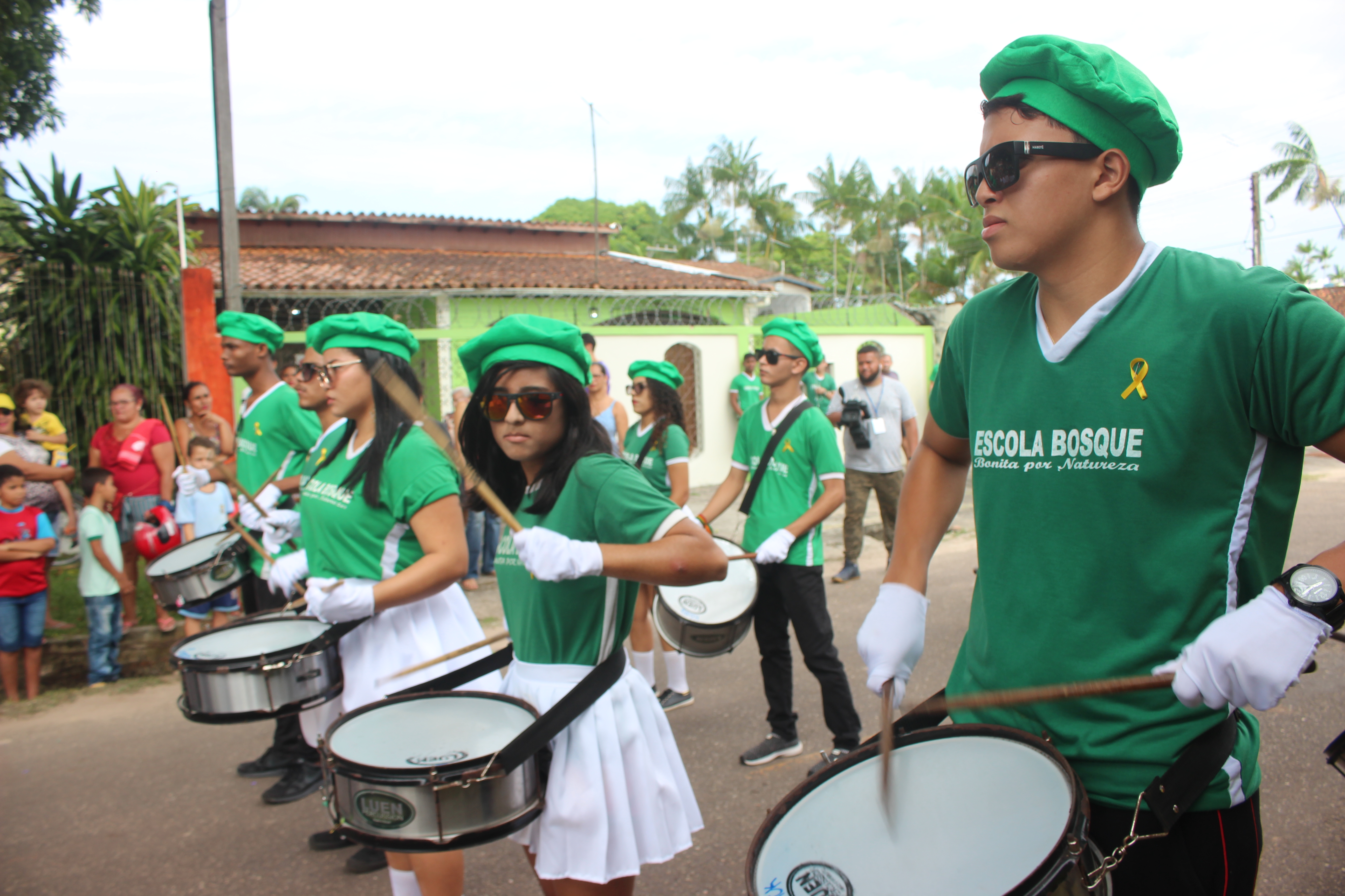 Momentos de emoção e criatividade marcam Desfile Cívico Escolar em Outeiro