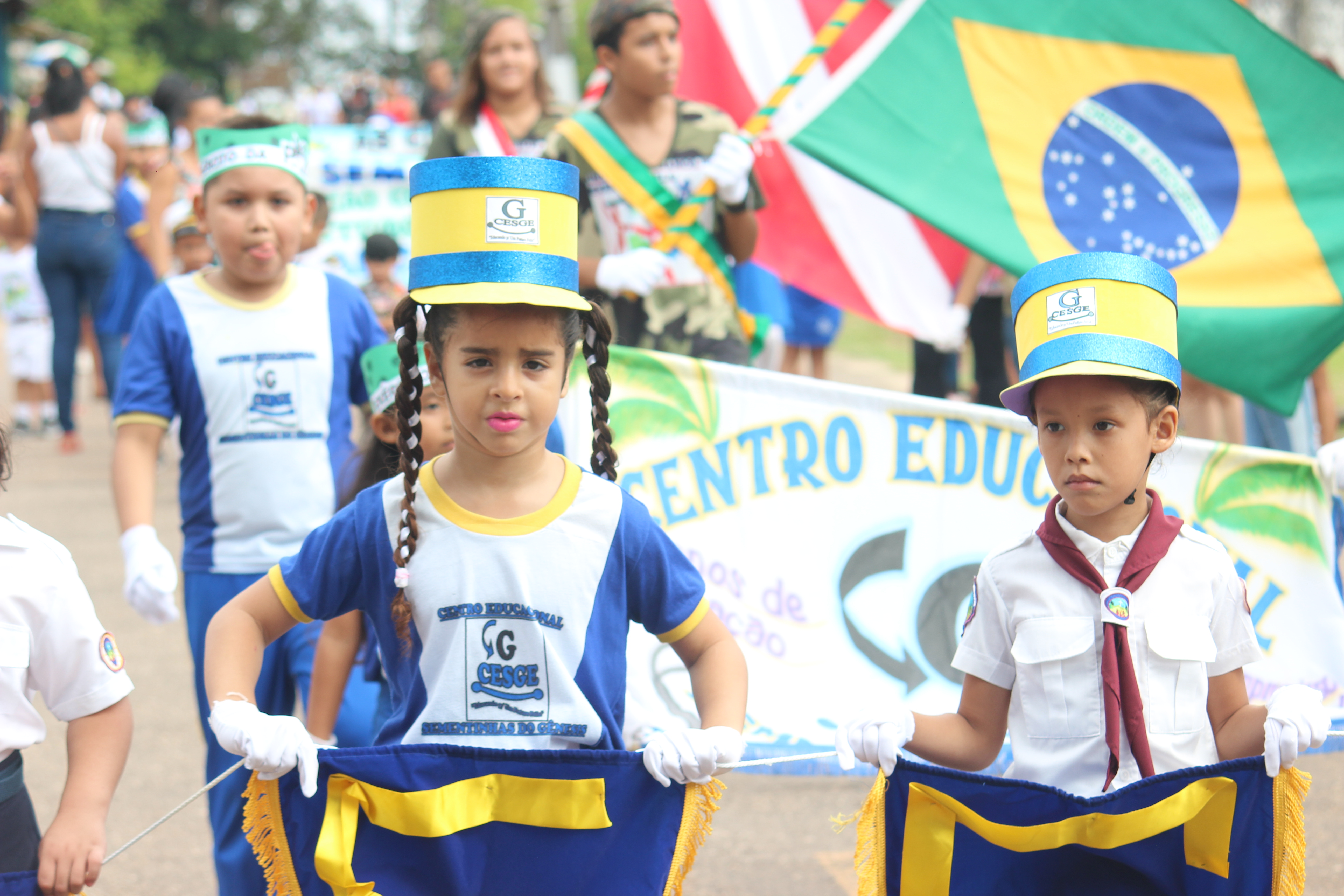 Momentos de emoção e criatividade marcam Desfile Cívico Escolar em Outeiro