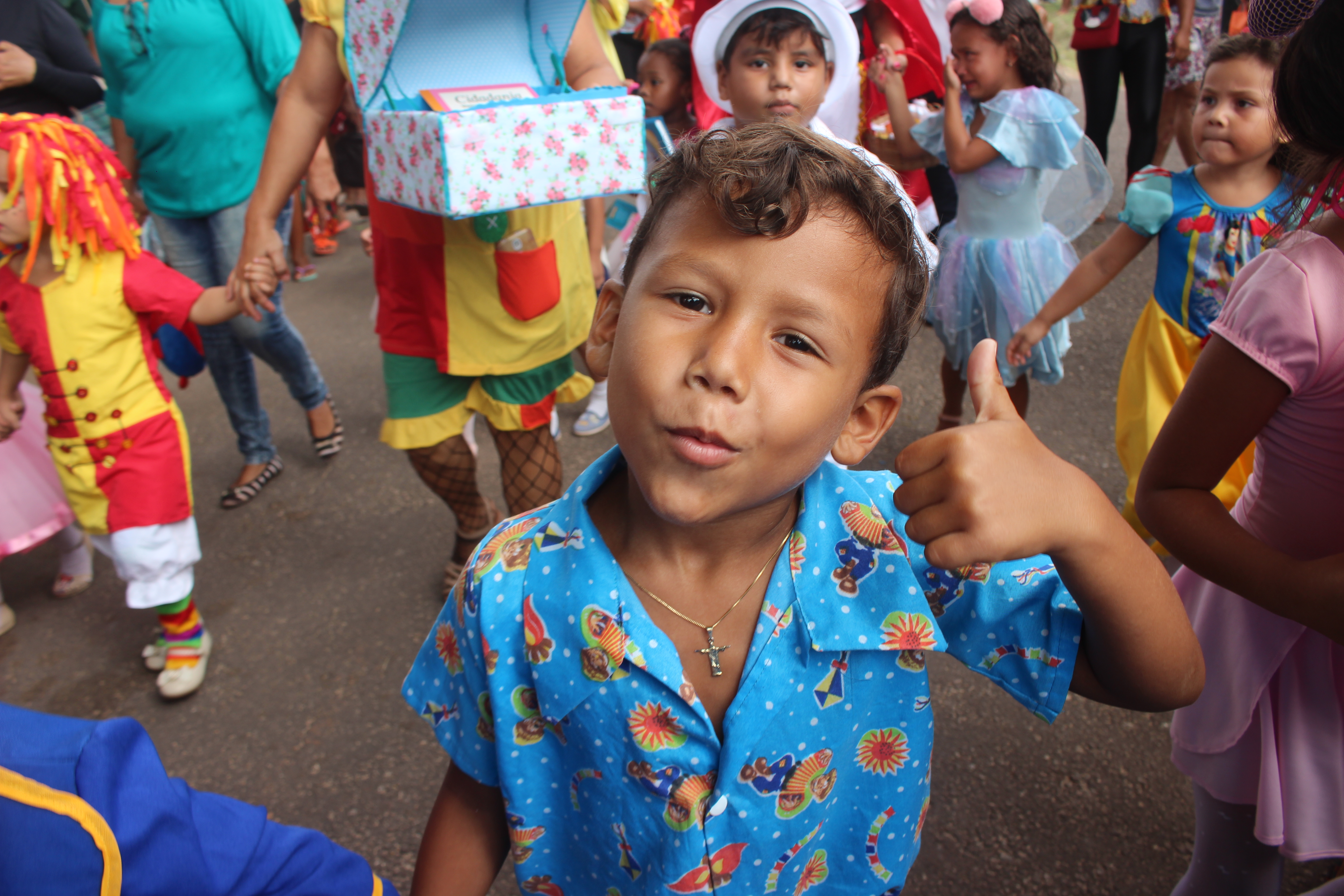 Momentos de emoção e criatividade marcam Desfile Cívico Escolar em Outeiro