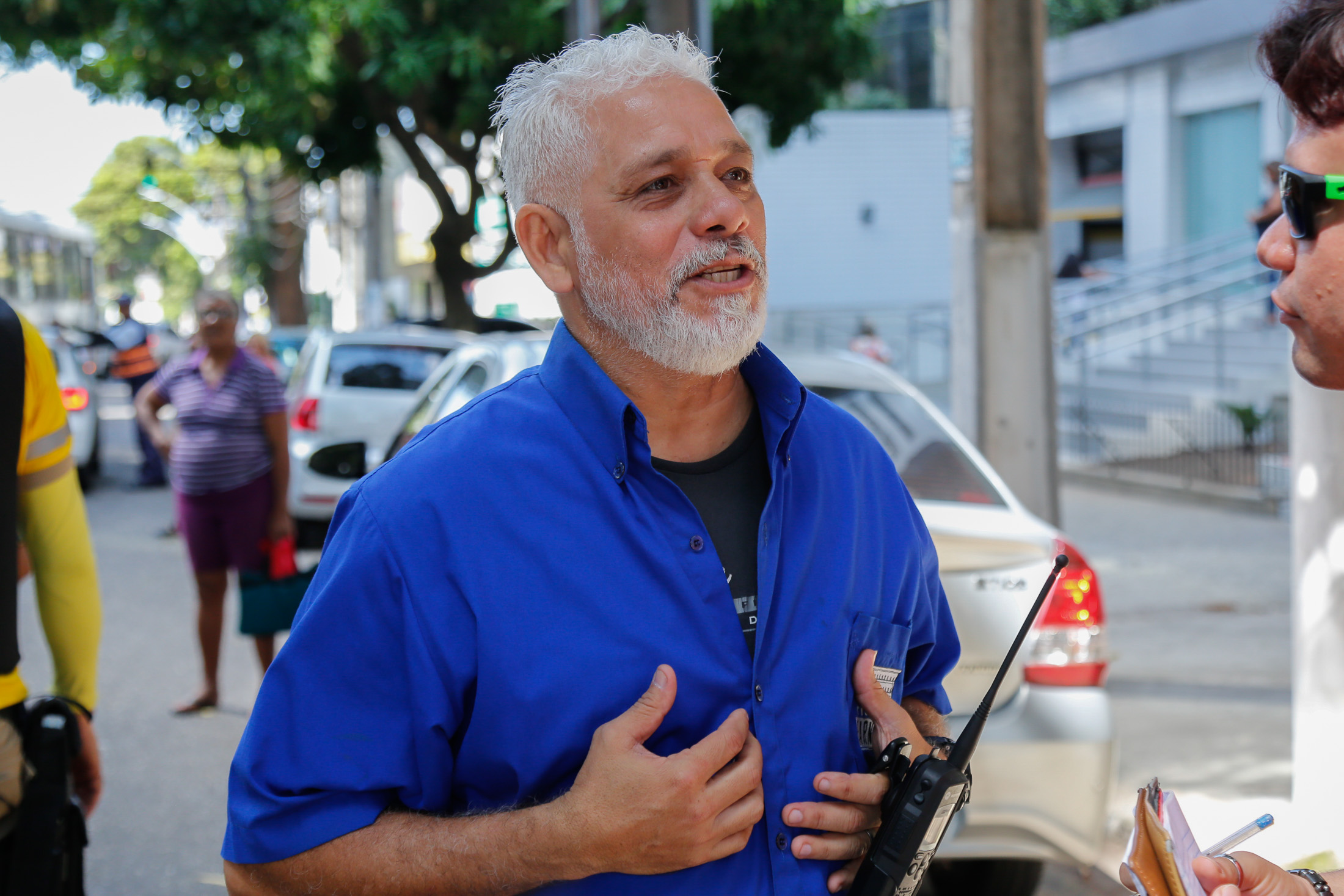 Operação de trânsito desobstrui vagas de estacionamento ocupadas irregularmente