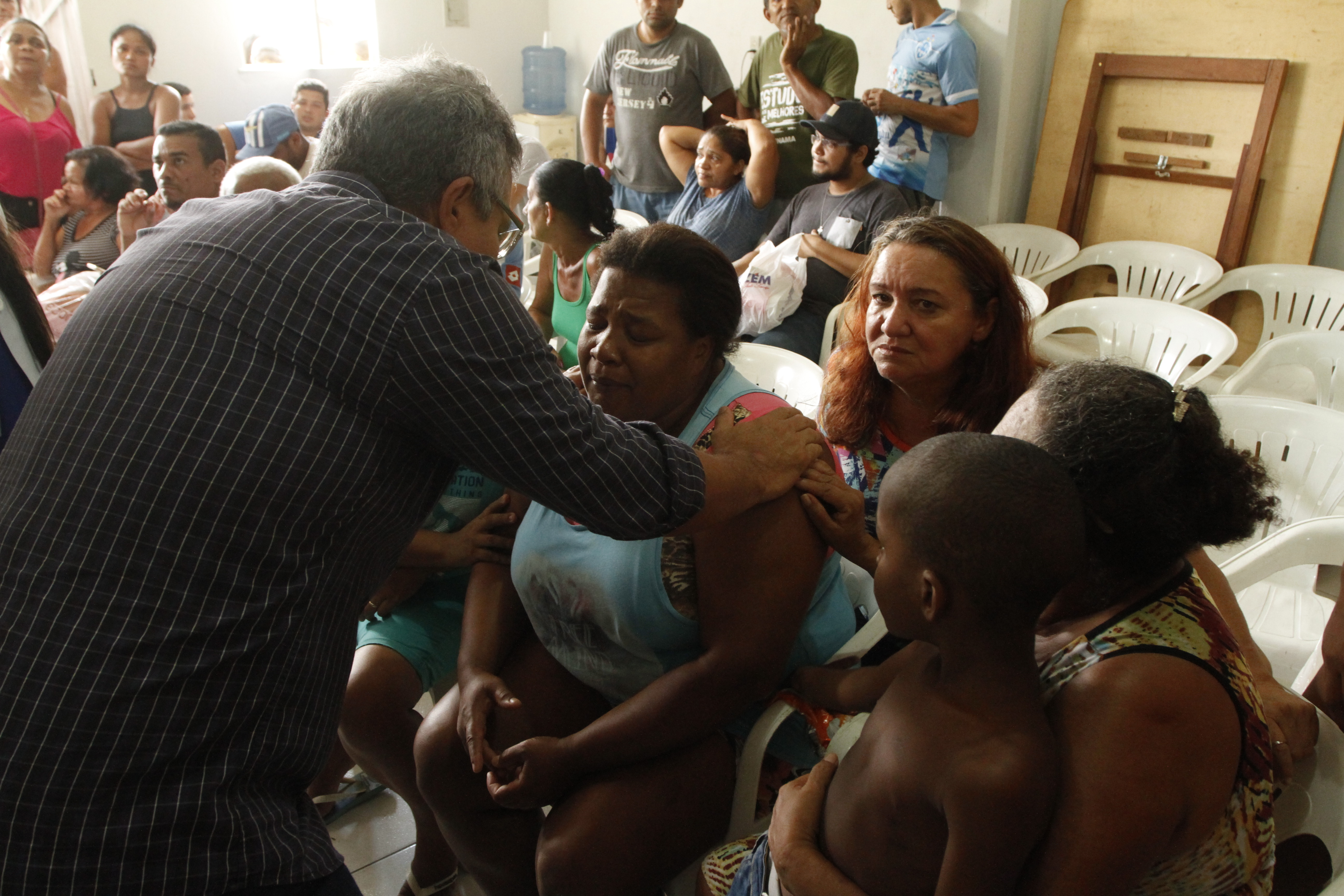 Sábado foi de doações às vítimas do incêndio na Pedreira