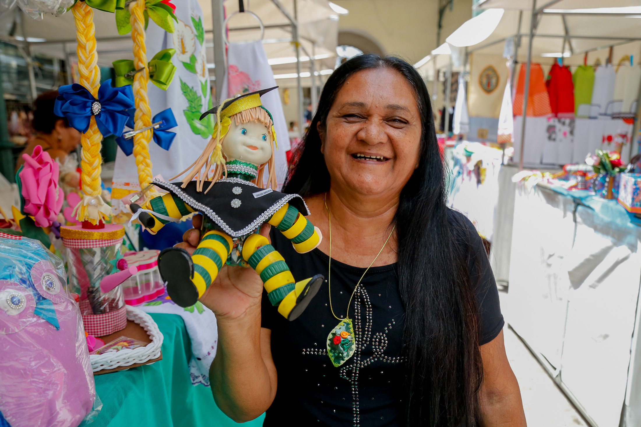 Prefeitura promove mais uma edição da feira Ver-a-Arte