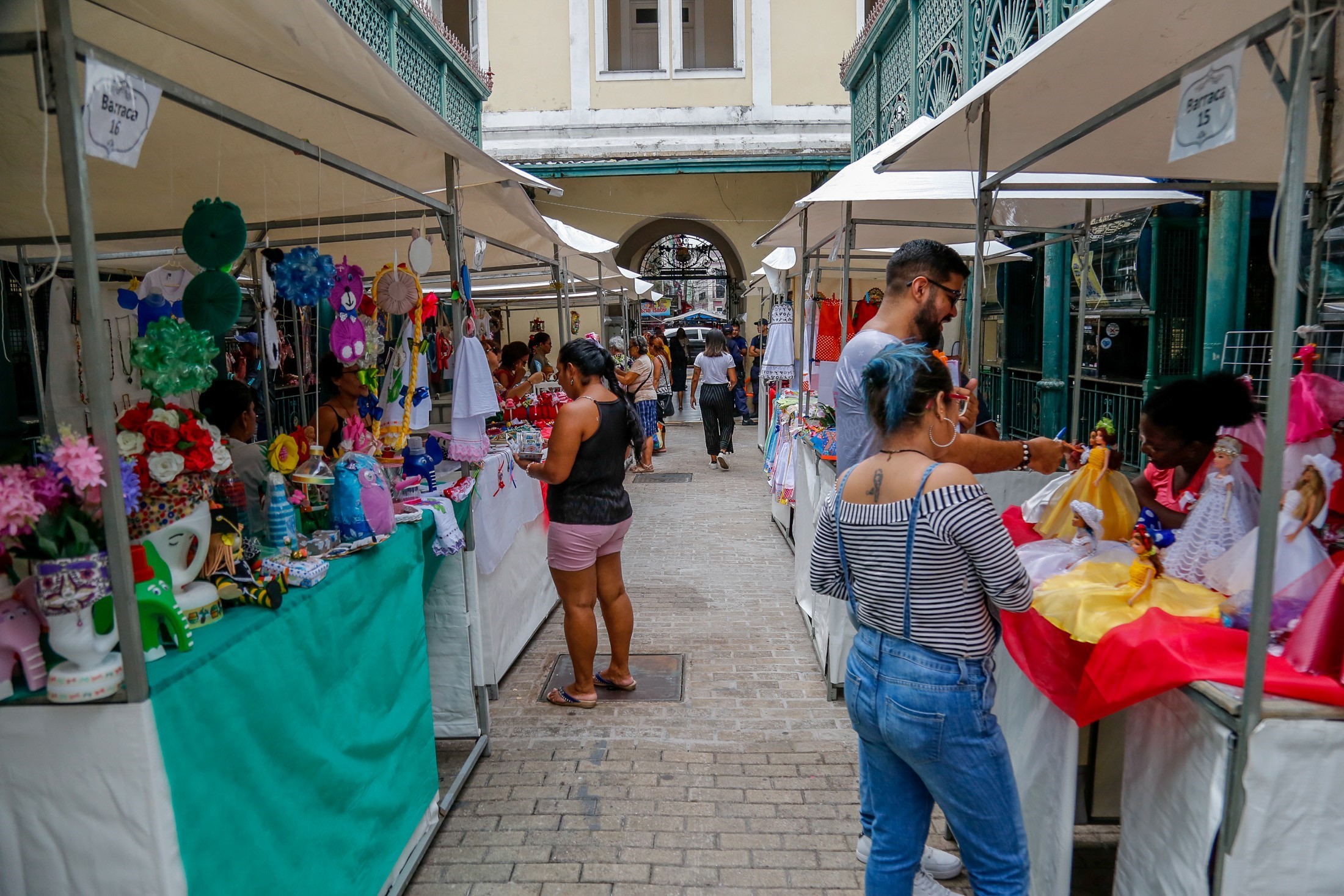 Prefeitura promove mais uma edição da feira Ver-a-Arte