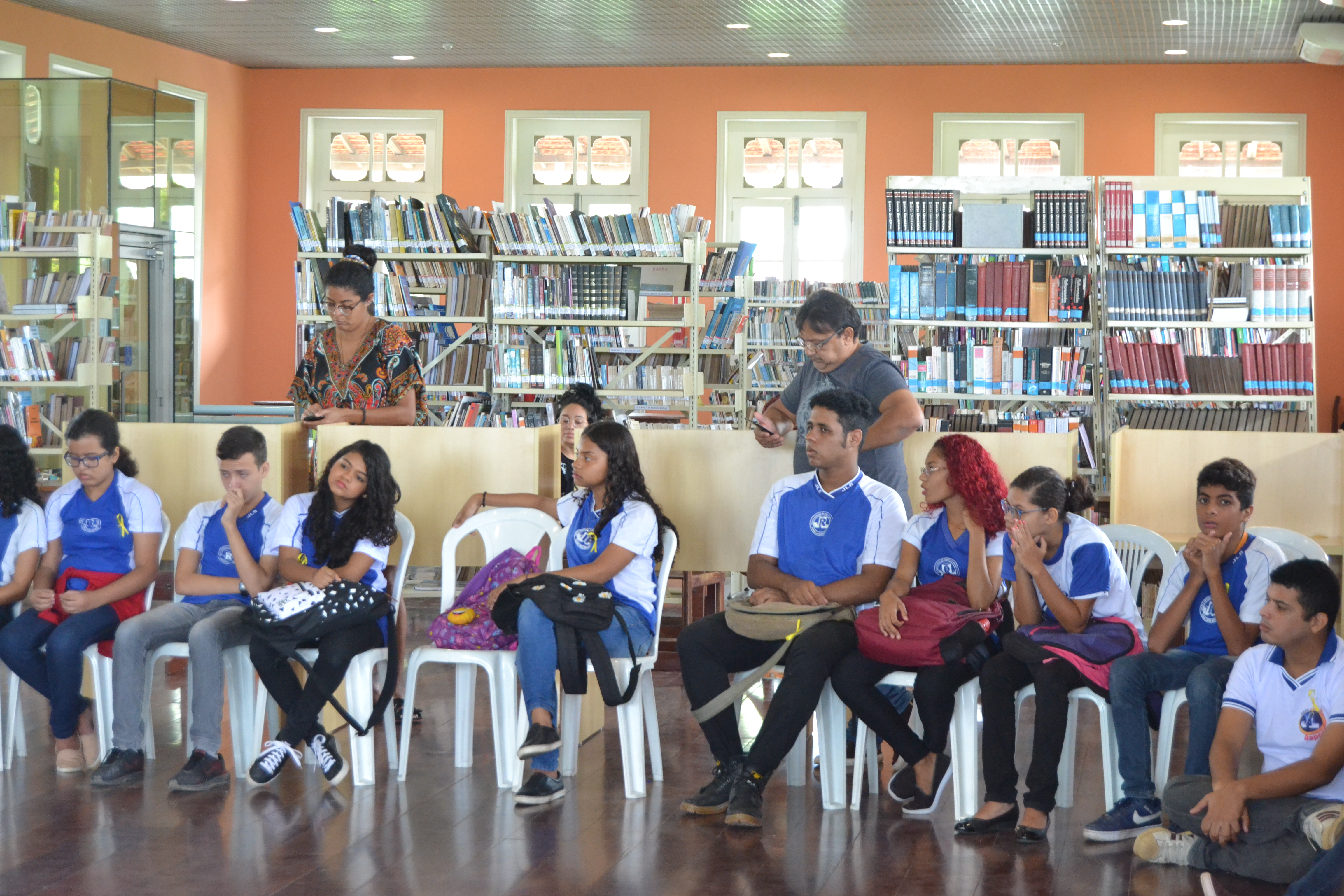 Projeto Chalé Literário discute prevenção de suicídio entre jovens