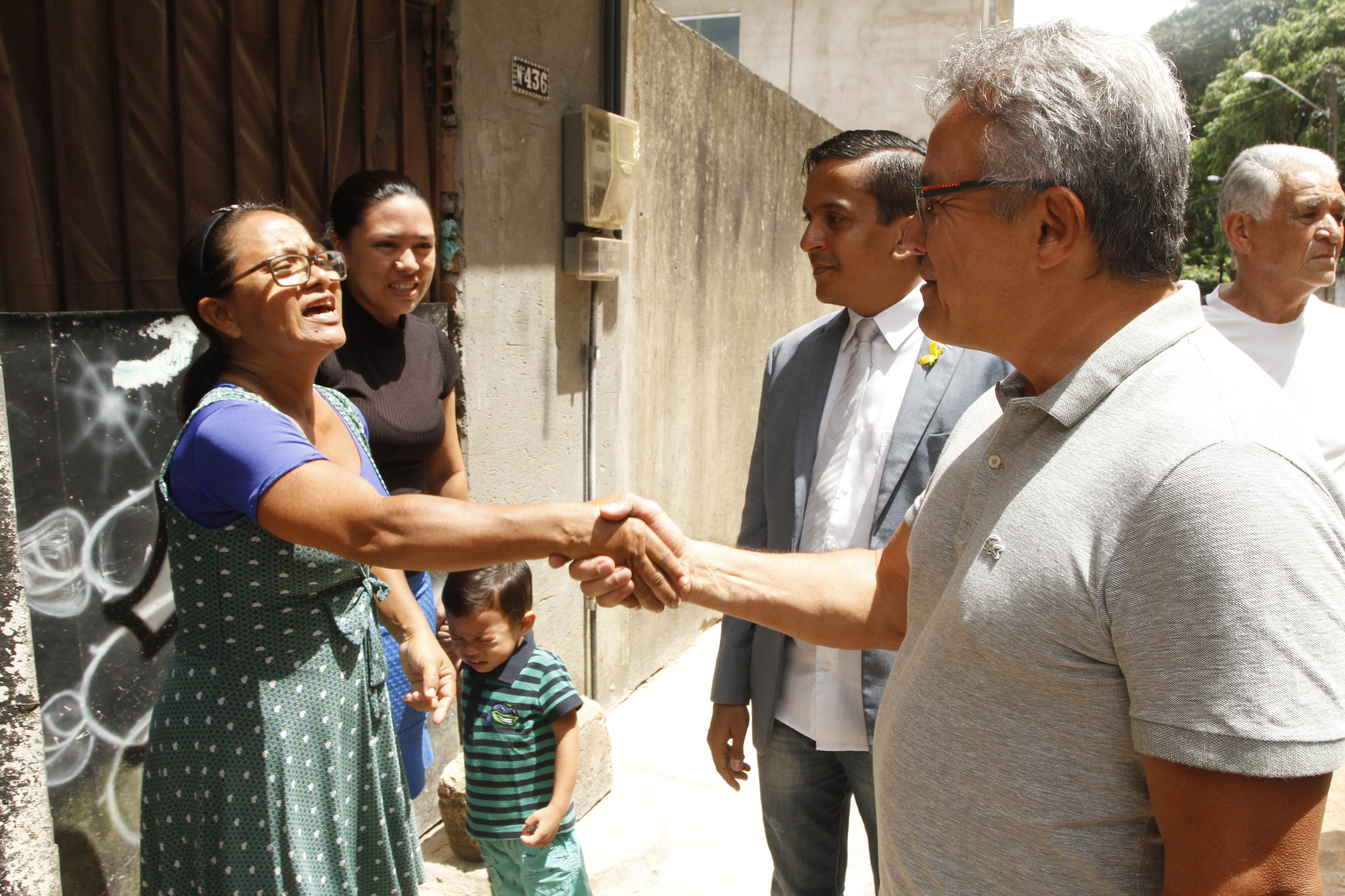 Prefeitura avança com obras em rua no bairro da Marambaia