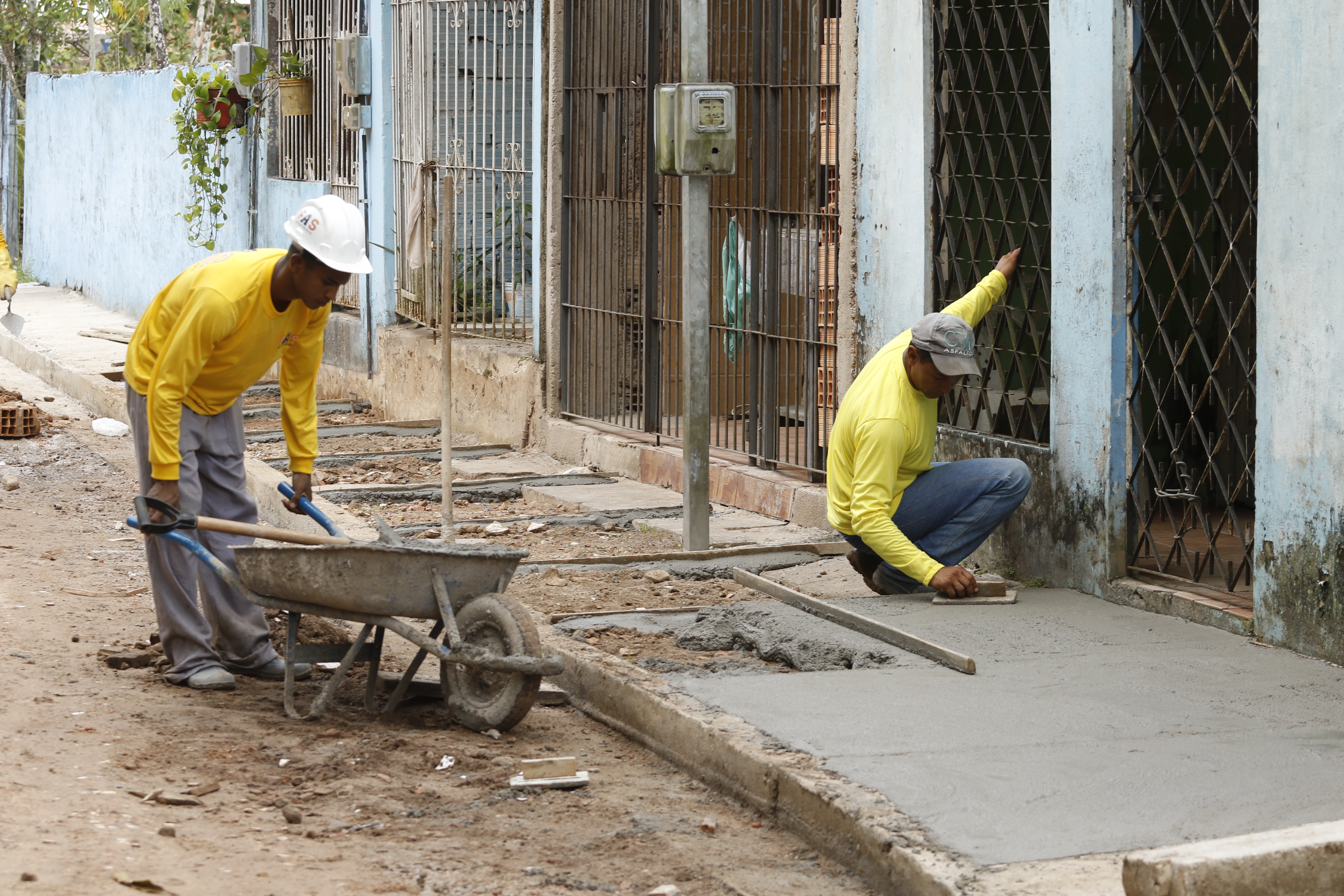 Prefeitura avança com obras em rua no bairro da Marambaia