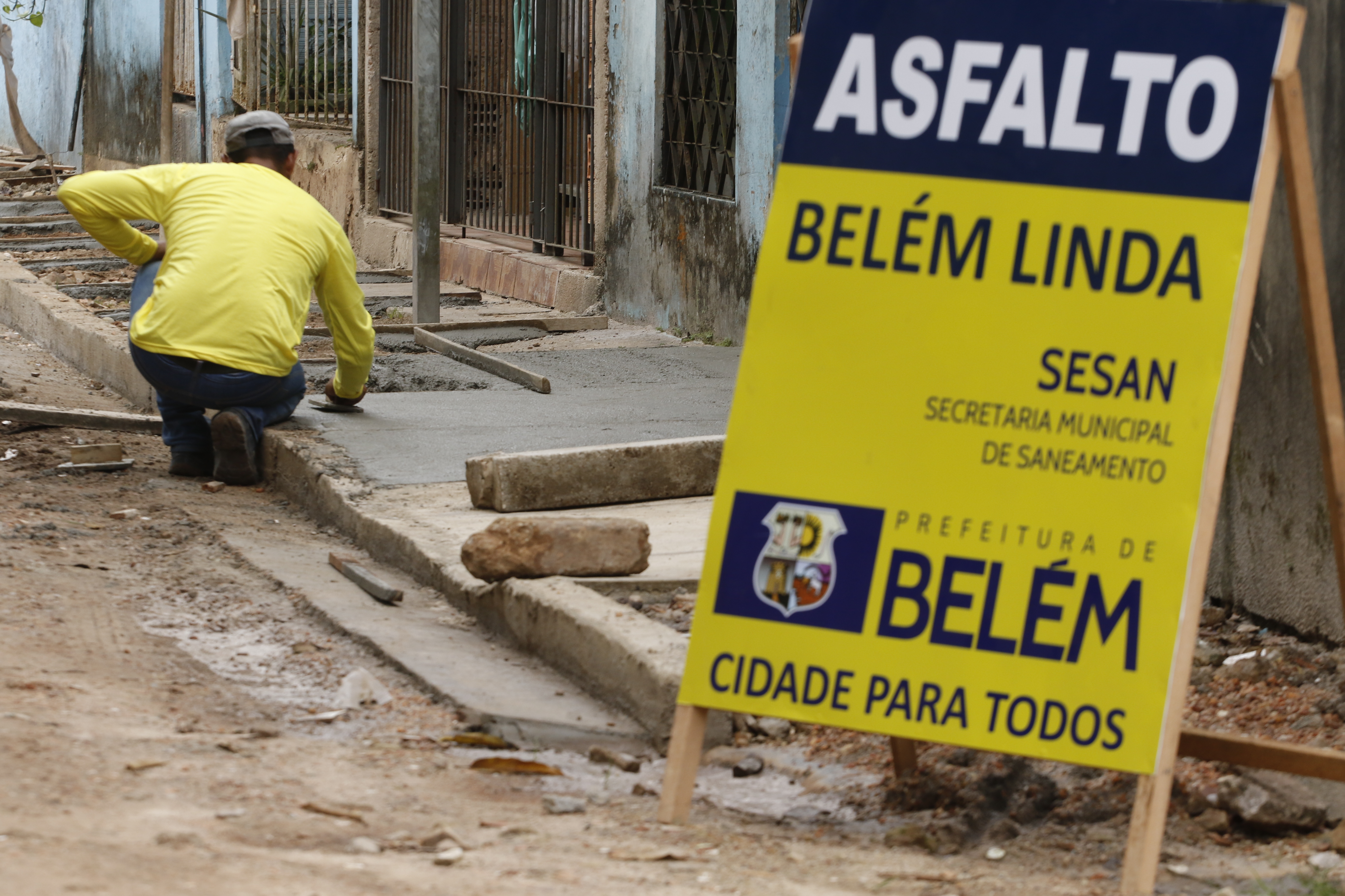Prefeitura avança com obras em rua no bairro da Marambaia