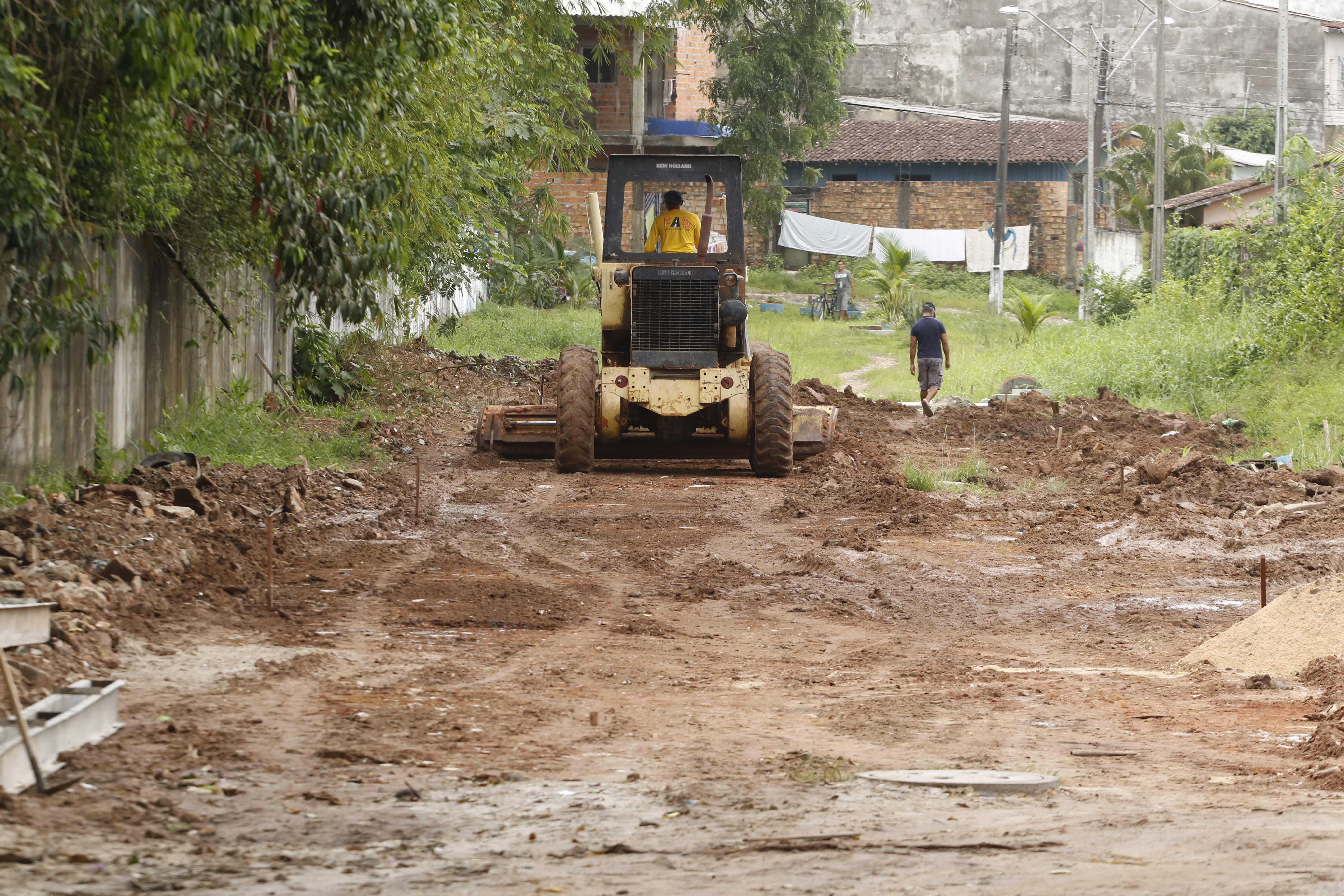 Prefeitura avança com obras em rua no bairro da Marambaia