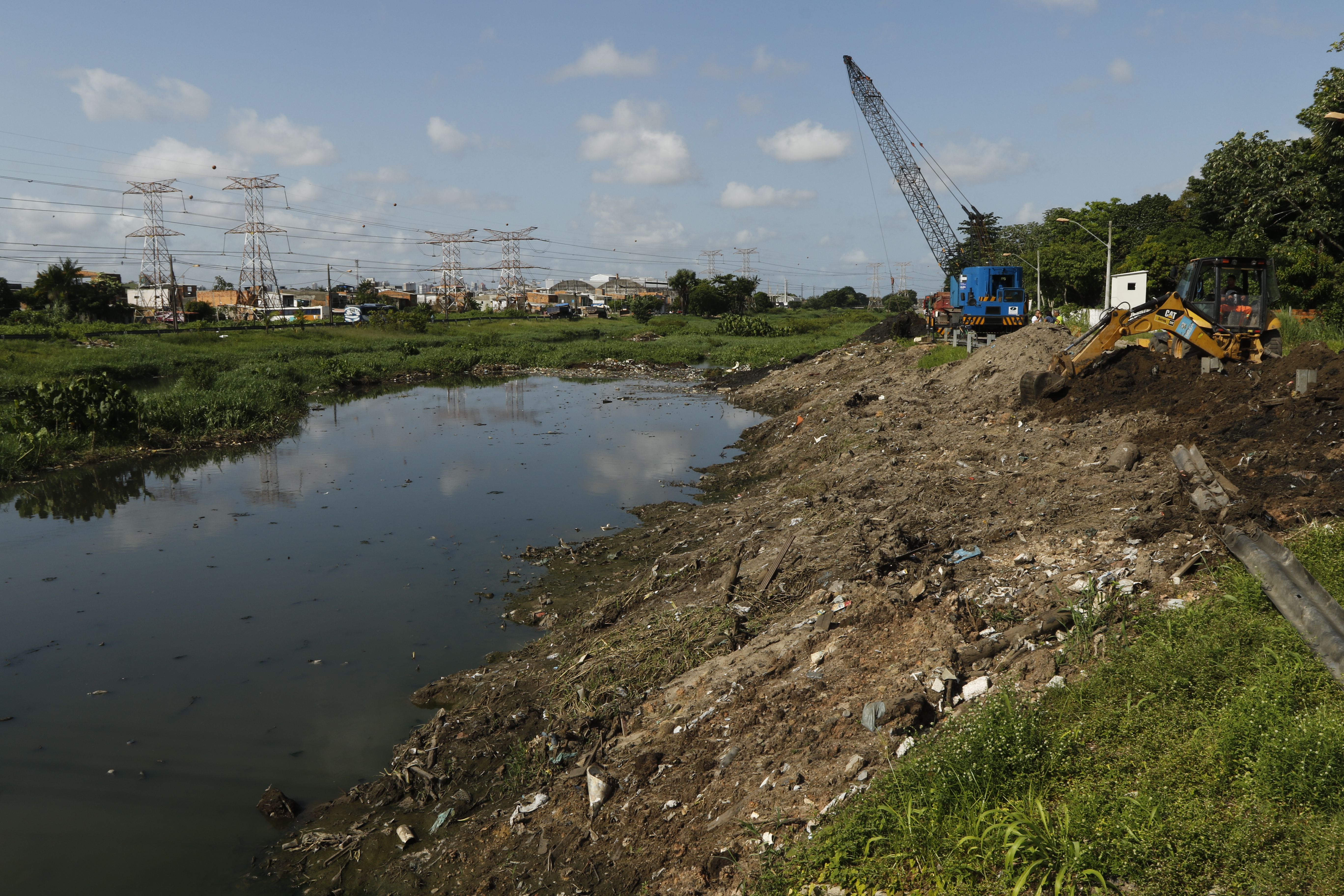 Prefeitura de Belém intensifica limpeza de canais da bacia do Una