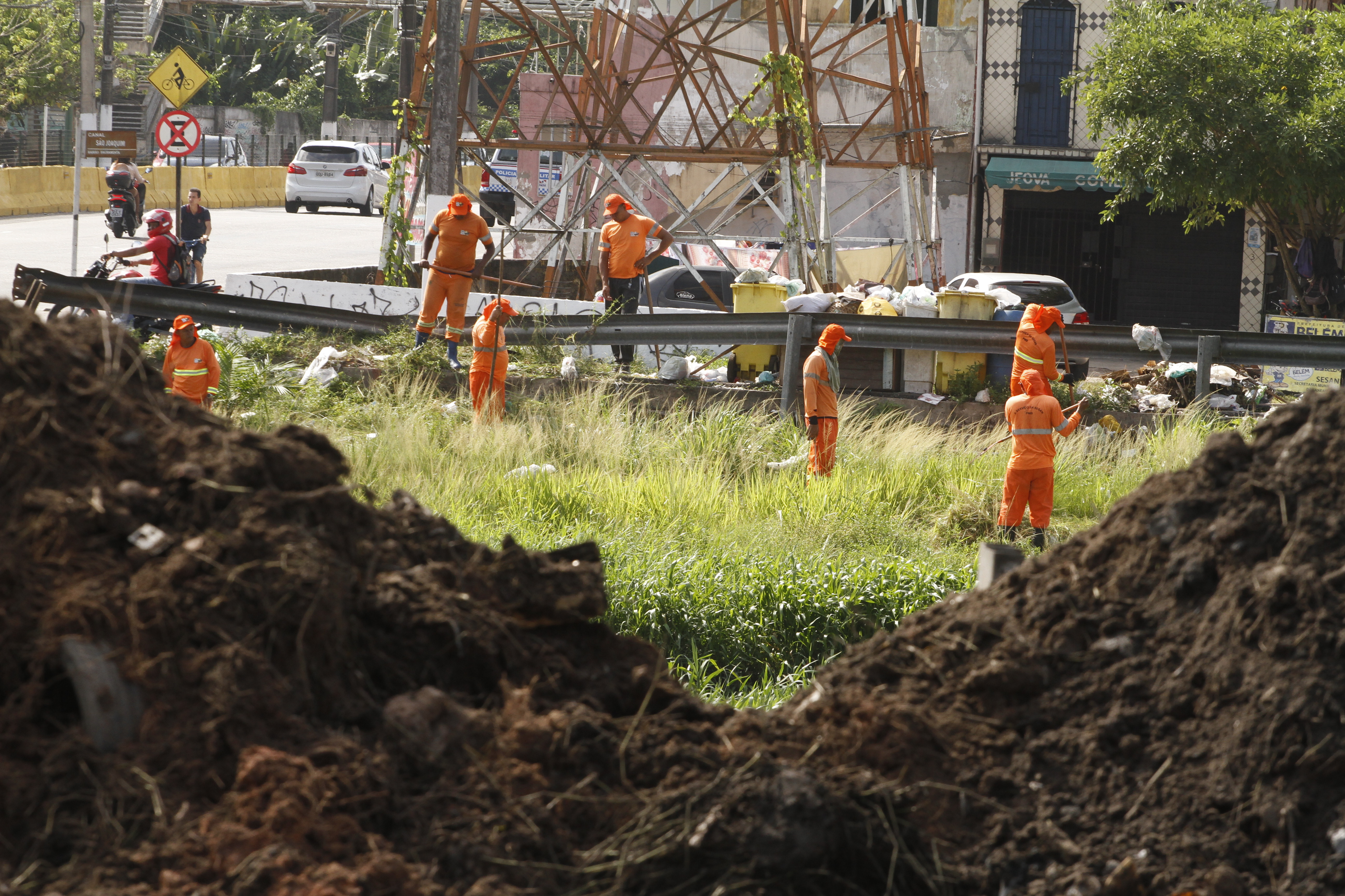 Prefeitura de Belém intensifica limpeza de canais da bacia do Una