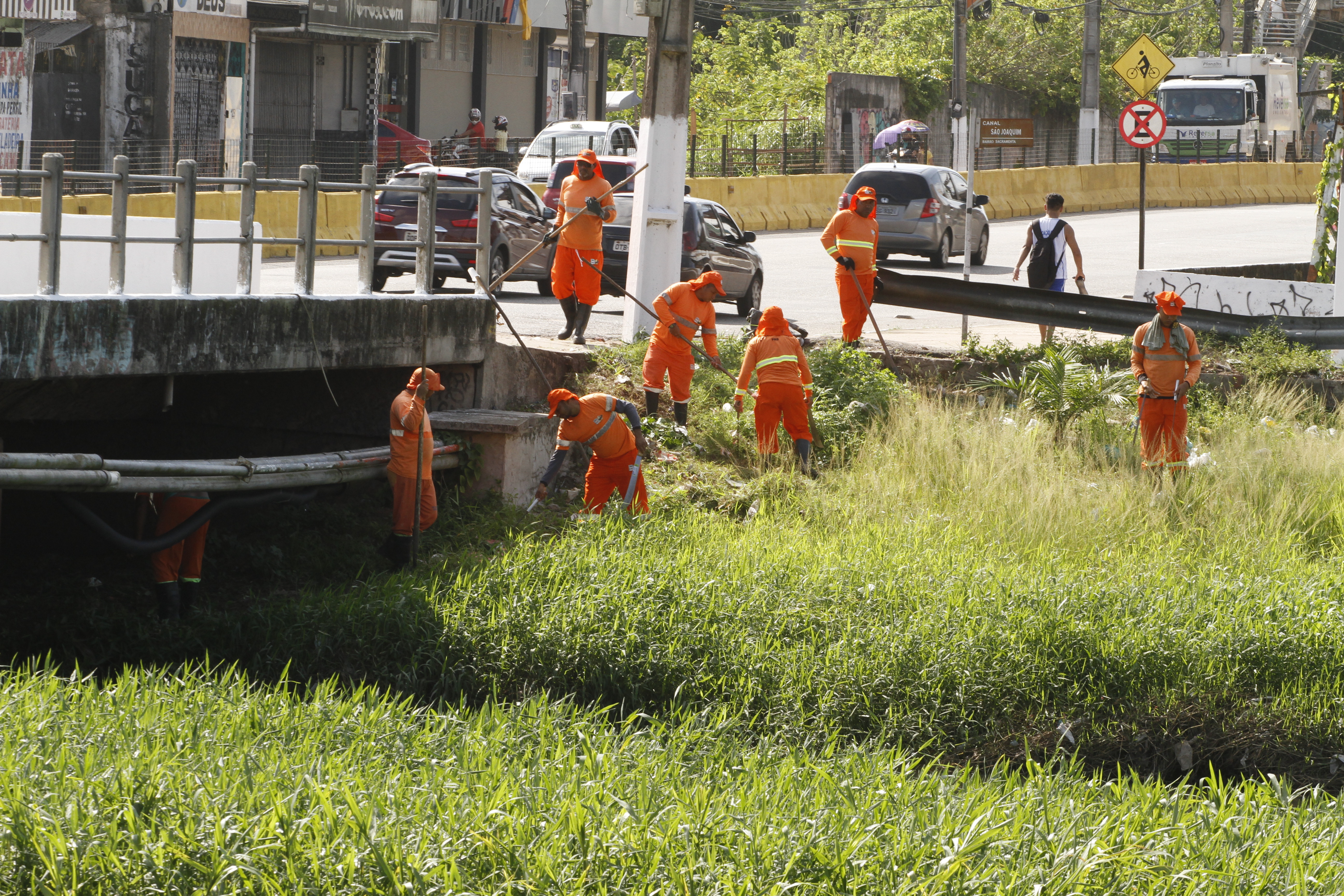 Prefeitura de Belém intensifica limpeza de canais da bacia do Una
