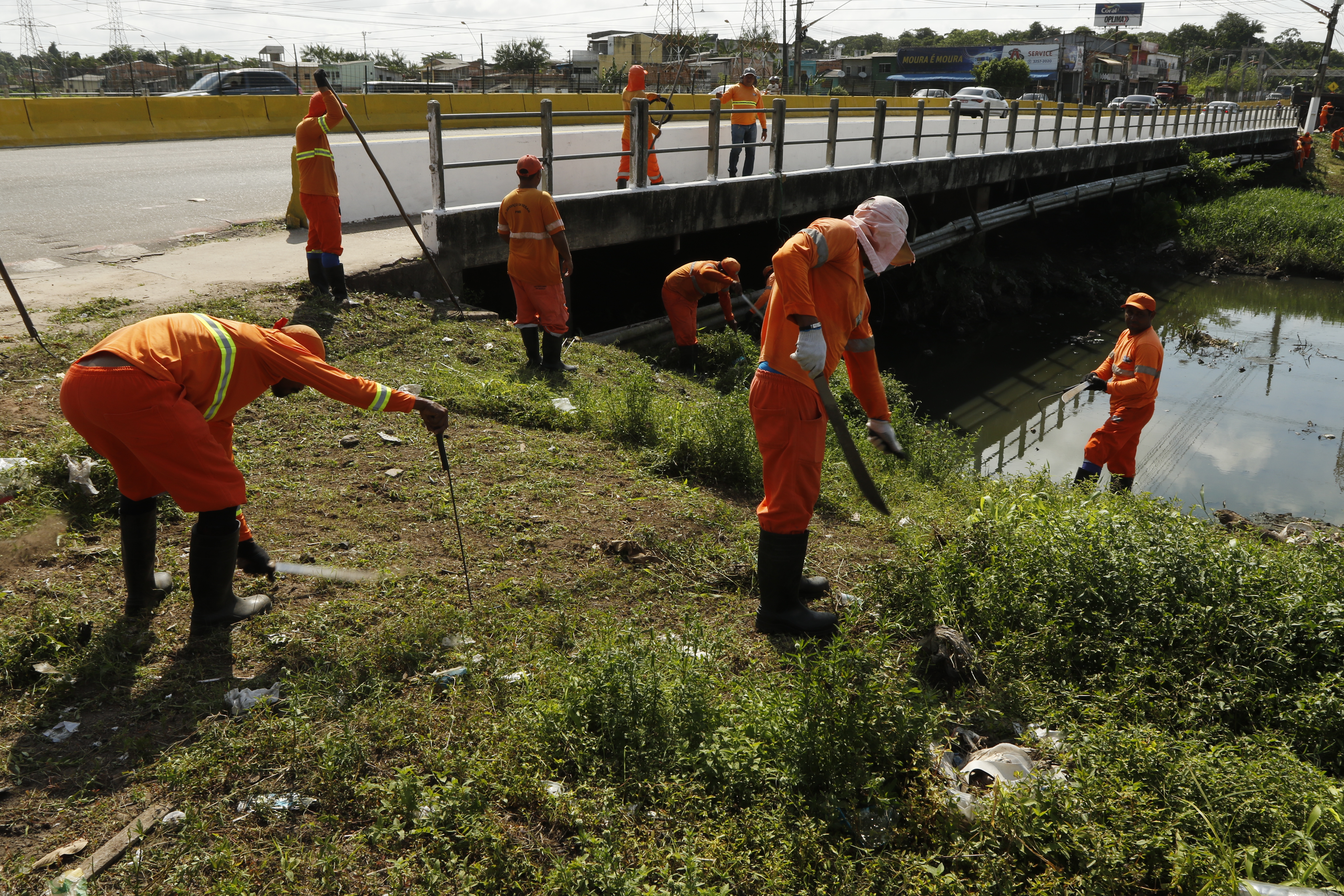 Prefeitura de Belém intensifica limpeza de canais da bacia do Una