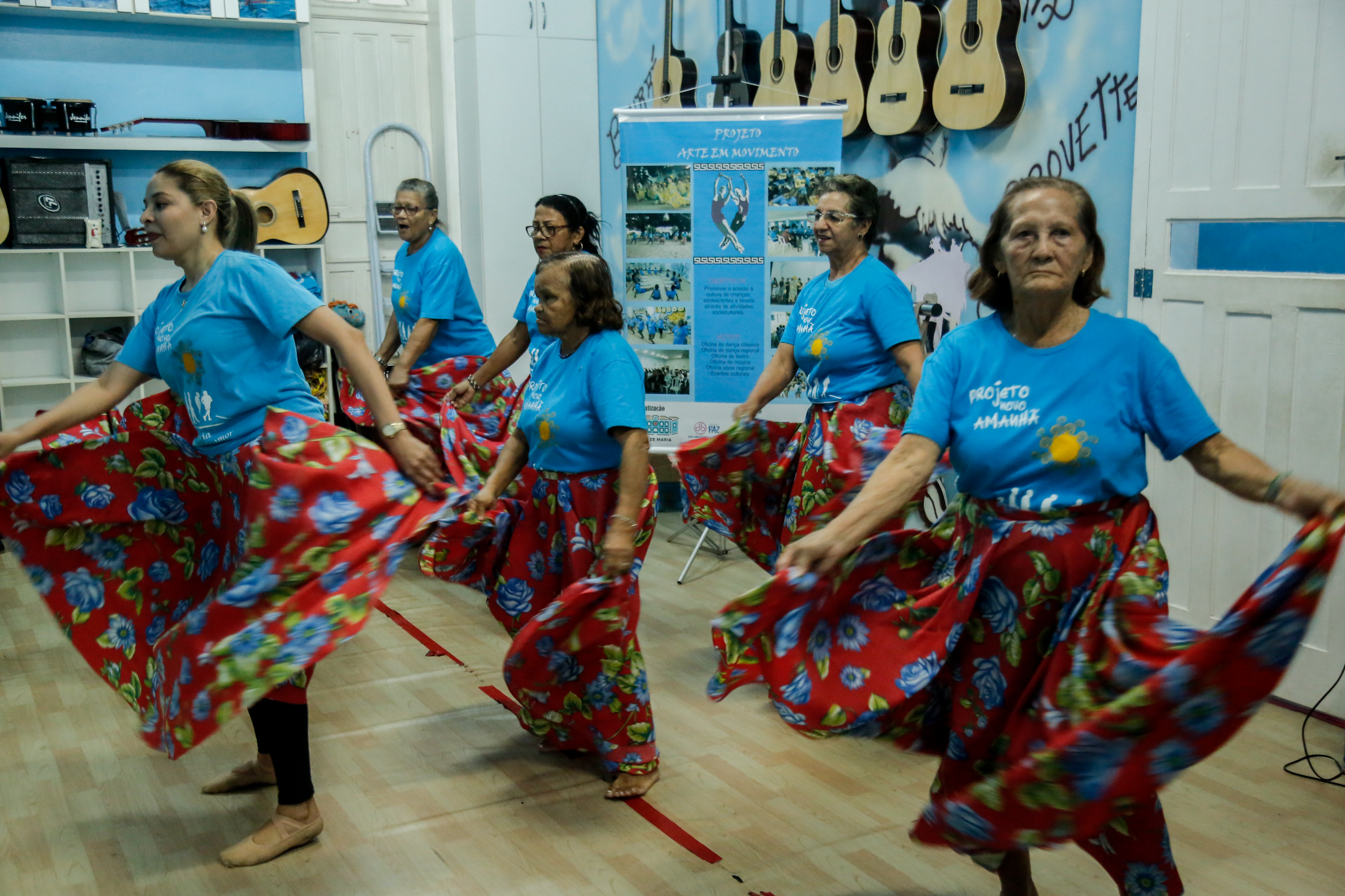Projeto "Arte em Movimento" promove cultura e lazer para idosas