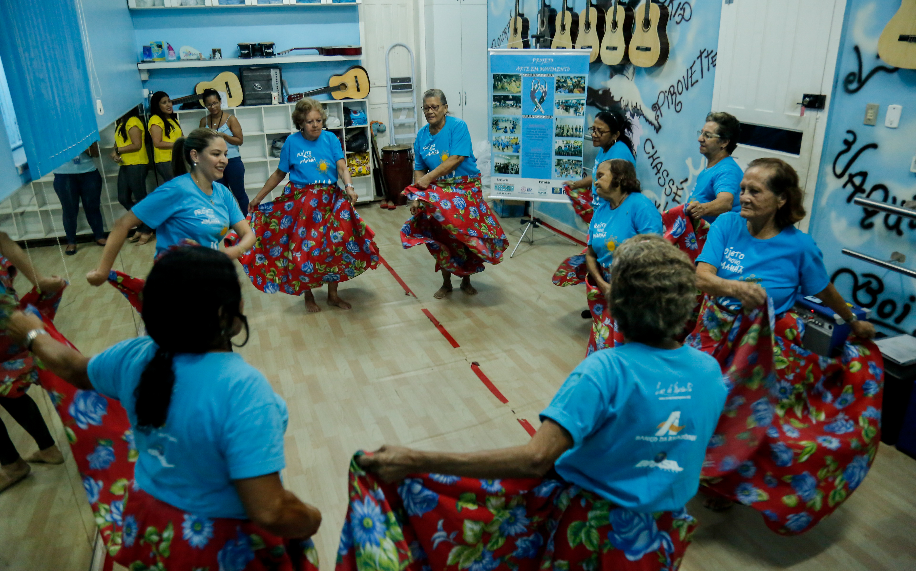 Projeto "Arte em Movimento" promove cultura e lazer para idosas