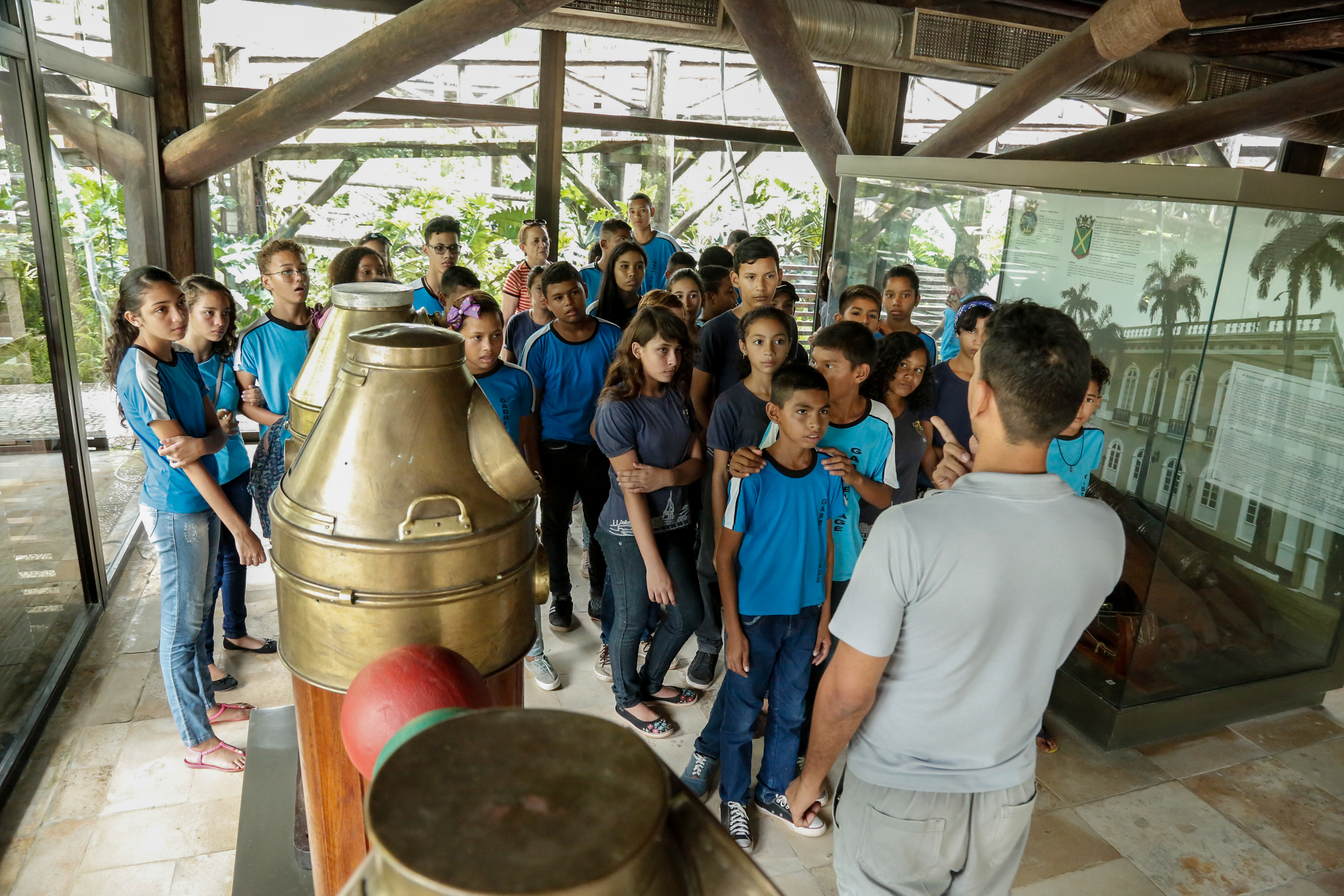Projeto Turismo na Escola leva 520 alunos da rede municipal a locais marcantes de Belém