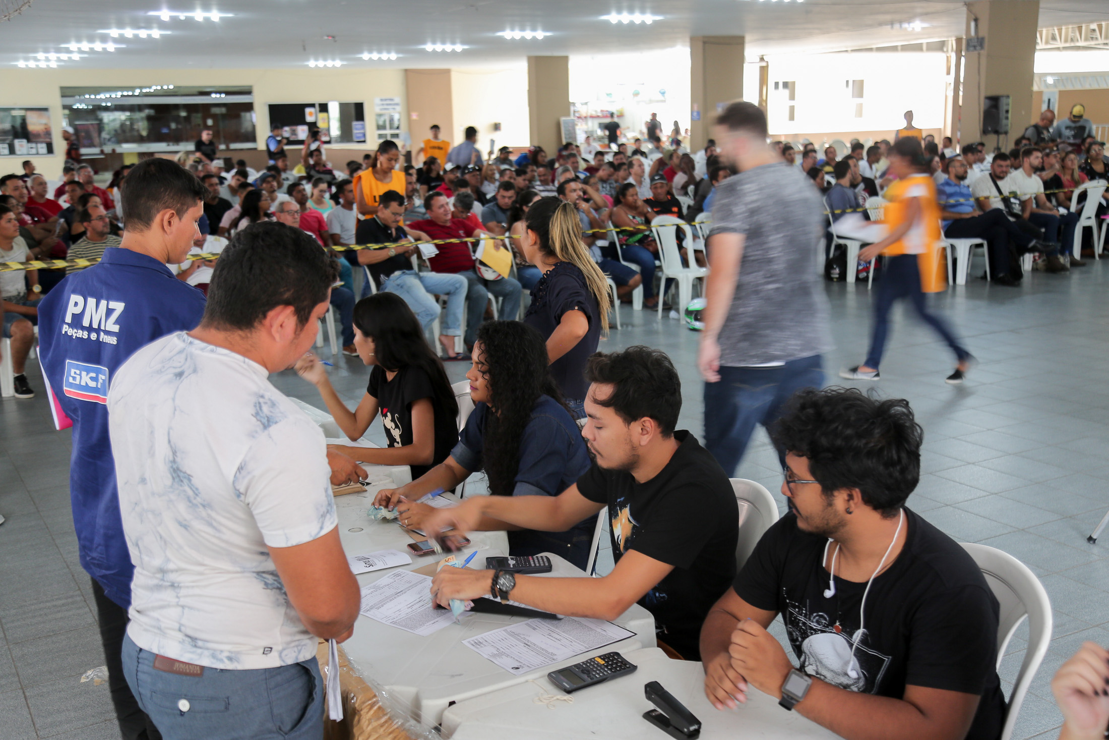 Mais de 500 veículos são arrematados em leilão da SeMOB
