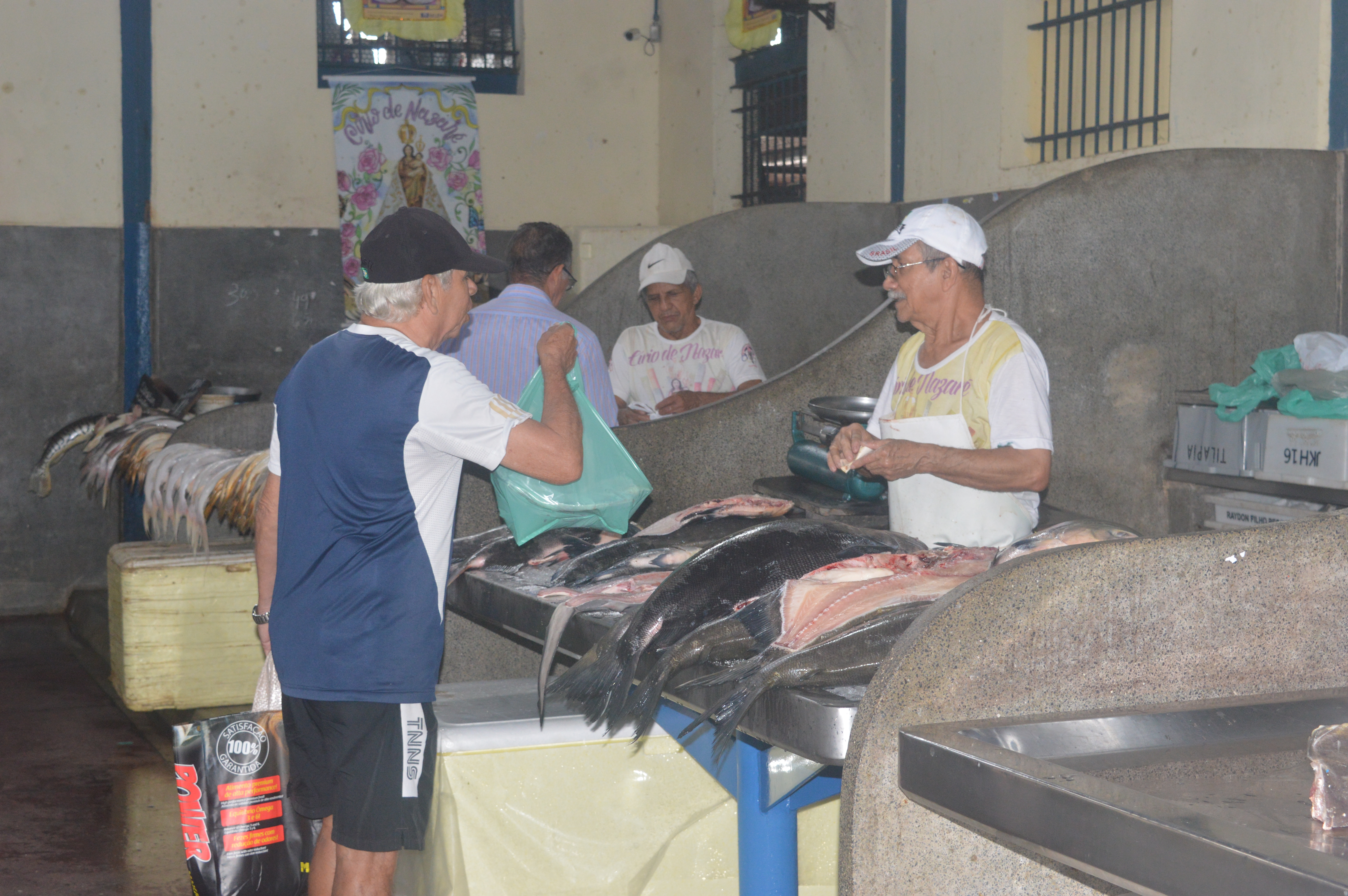 Queda de preço faz pescado ganhar espaço na mesa do almoço Círio