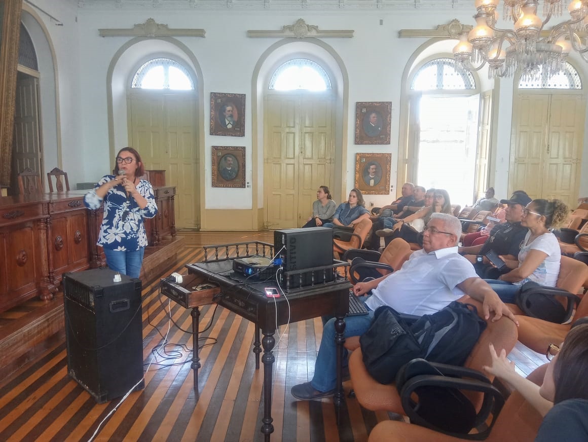 Obras no palácio Antônio Lemos começam pela rede elétrica