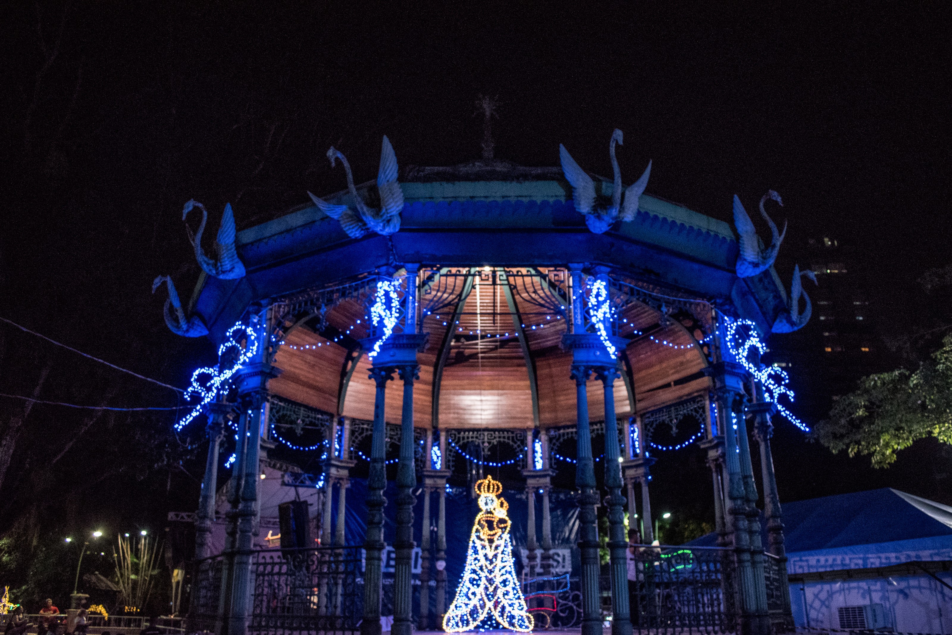Praça Batista Campos recebe iluminação e cuidados especiais para o Círio