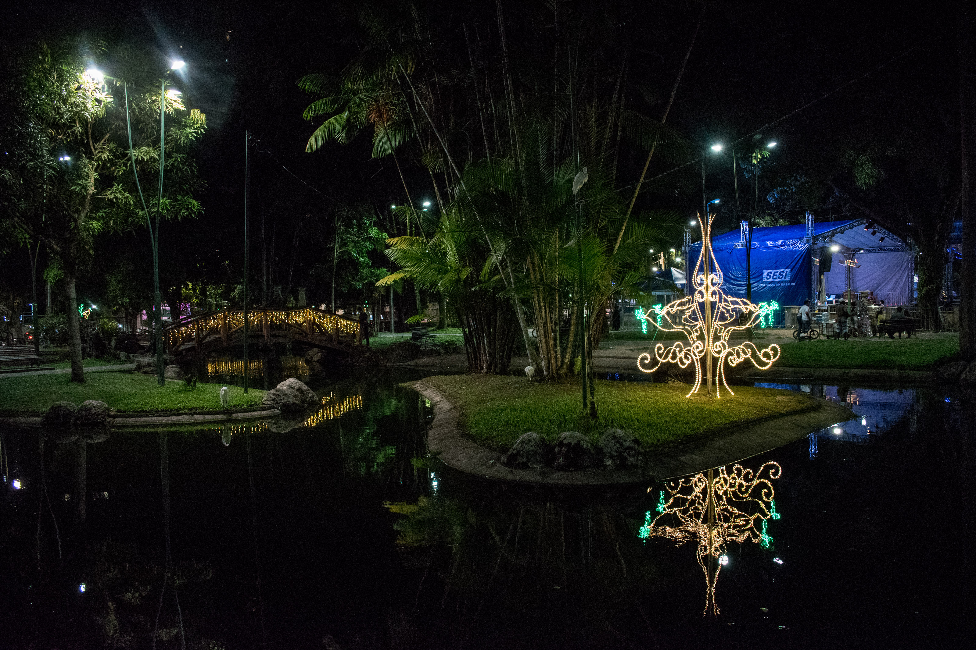 Praça Batista Campos recebe iluminação e cuidados especiais para o Círio