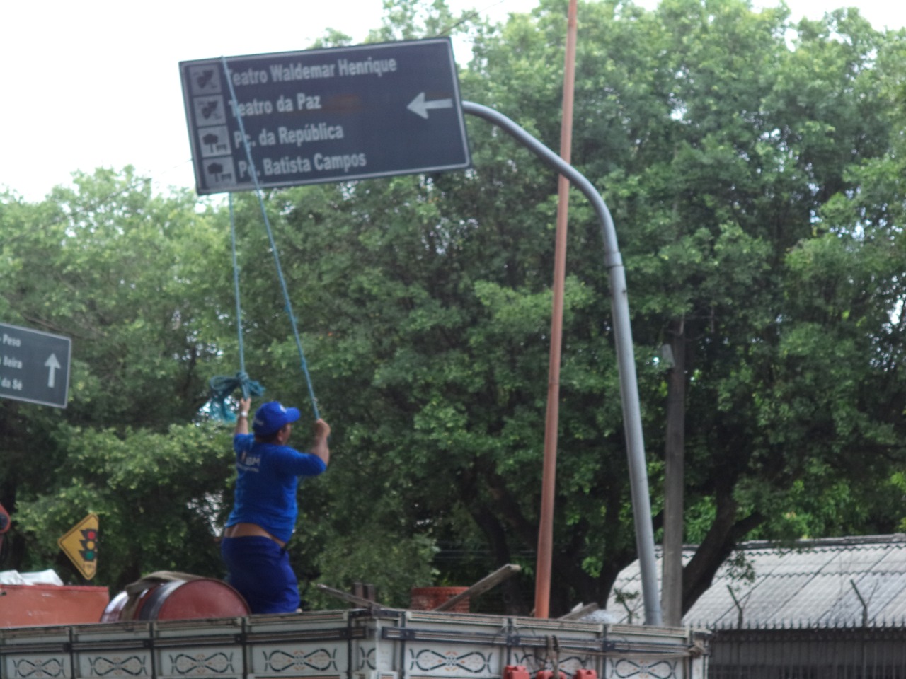 Praça Batista Campos recebe iluminação e cuidados especiais para o Círio