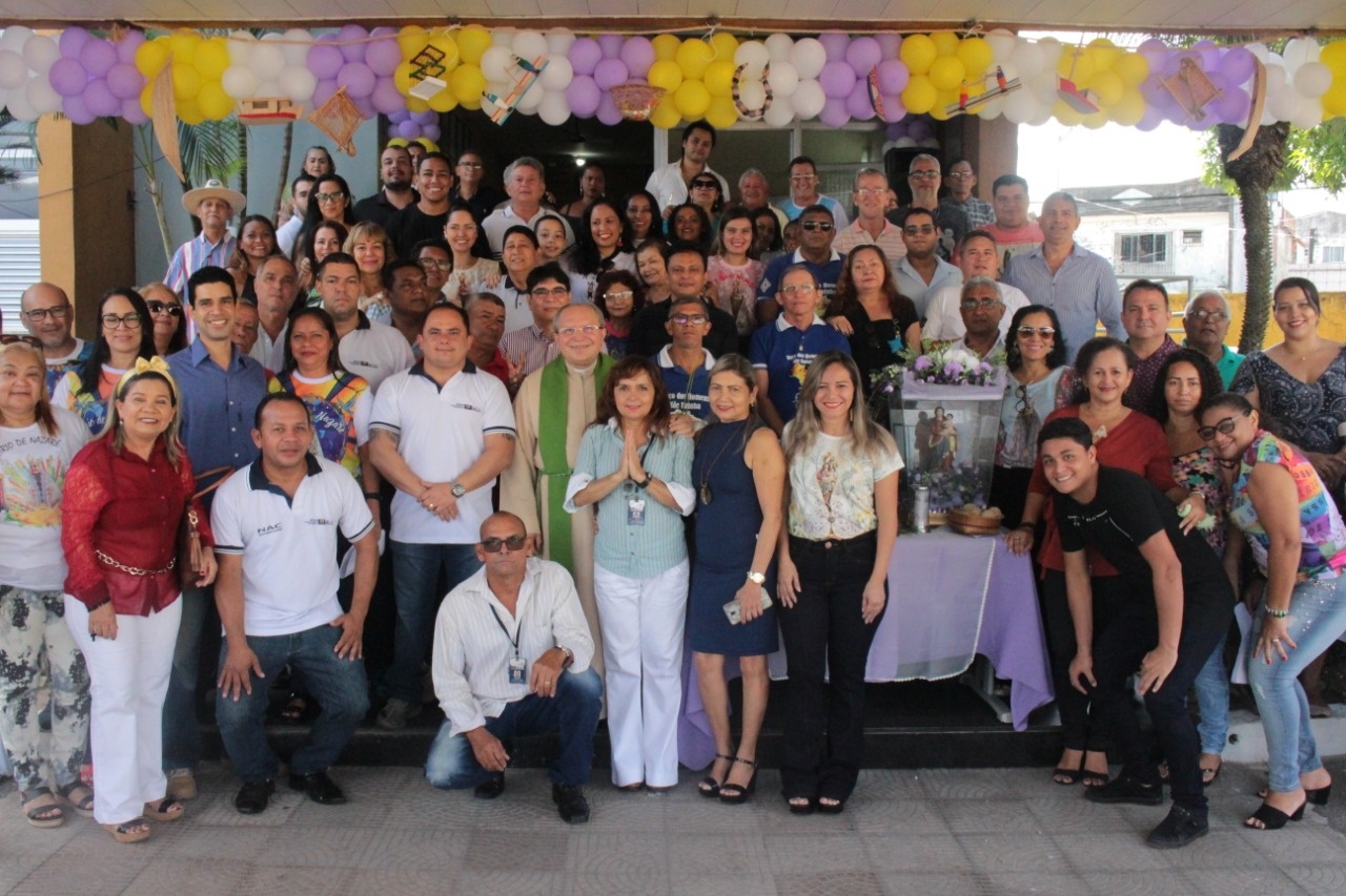 Artigos de amor e fé decoram e encantam secretarias municipais durante o Círio