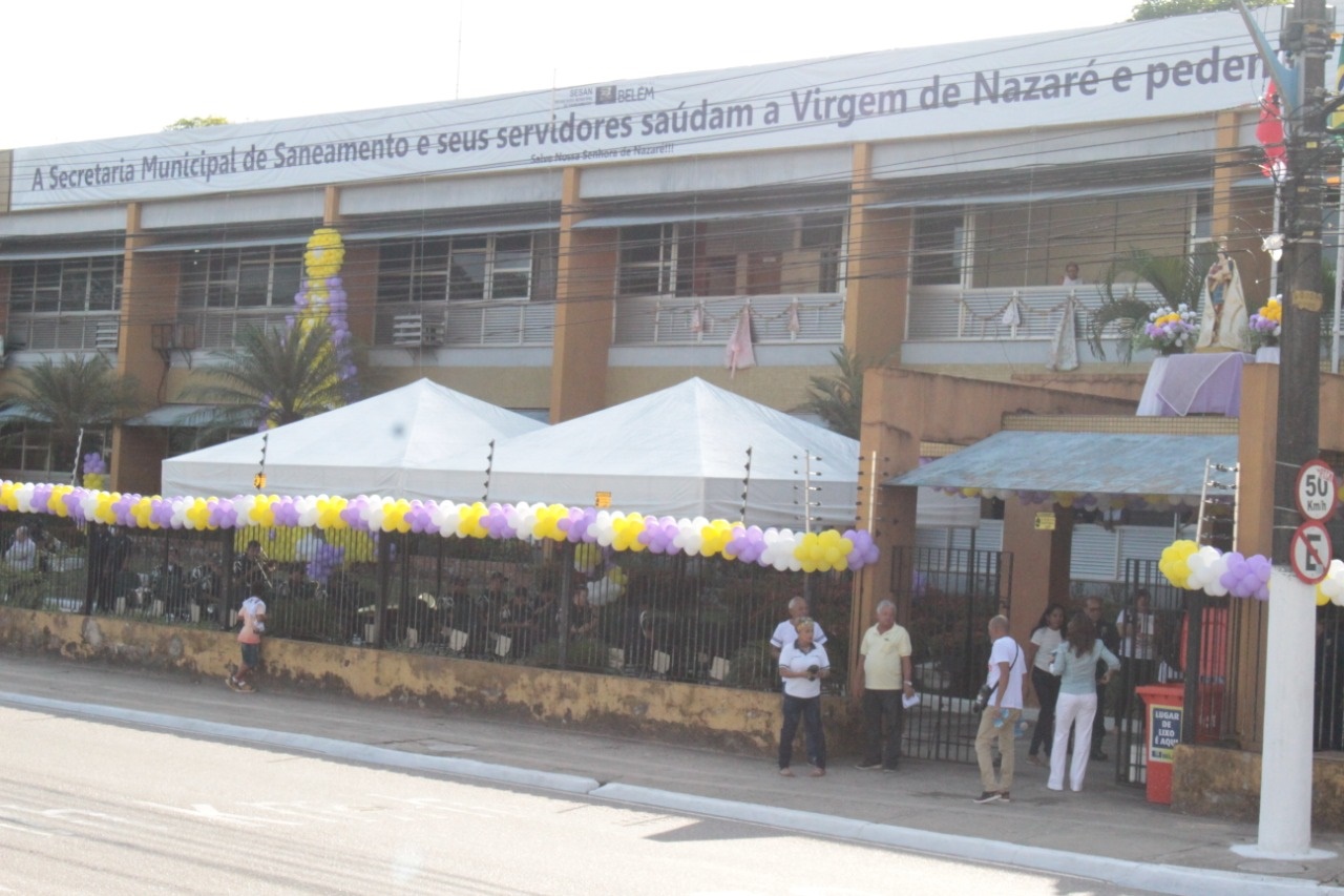 Artigos de amor e fé decoram e encantam secretarias municipais durante o Círio