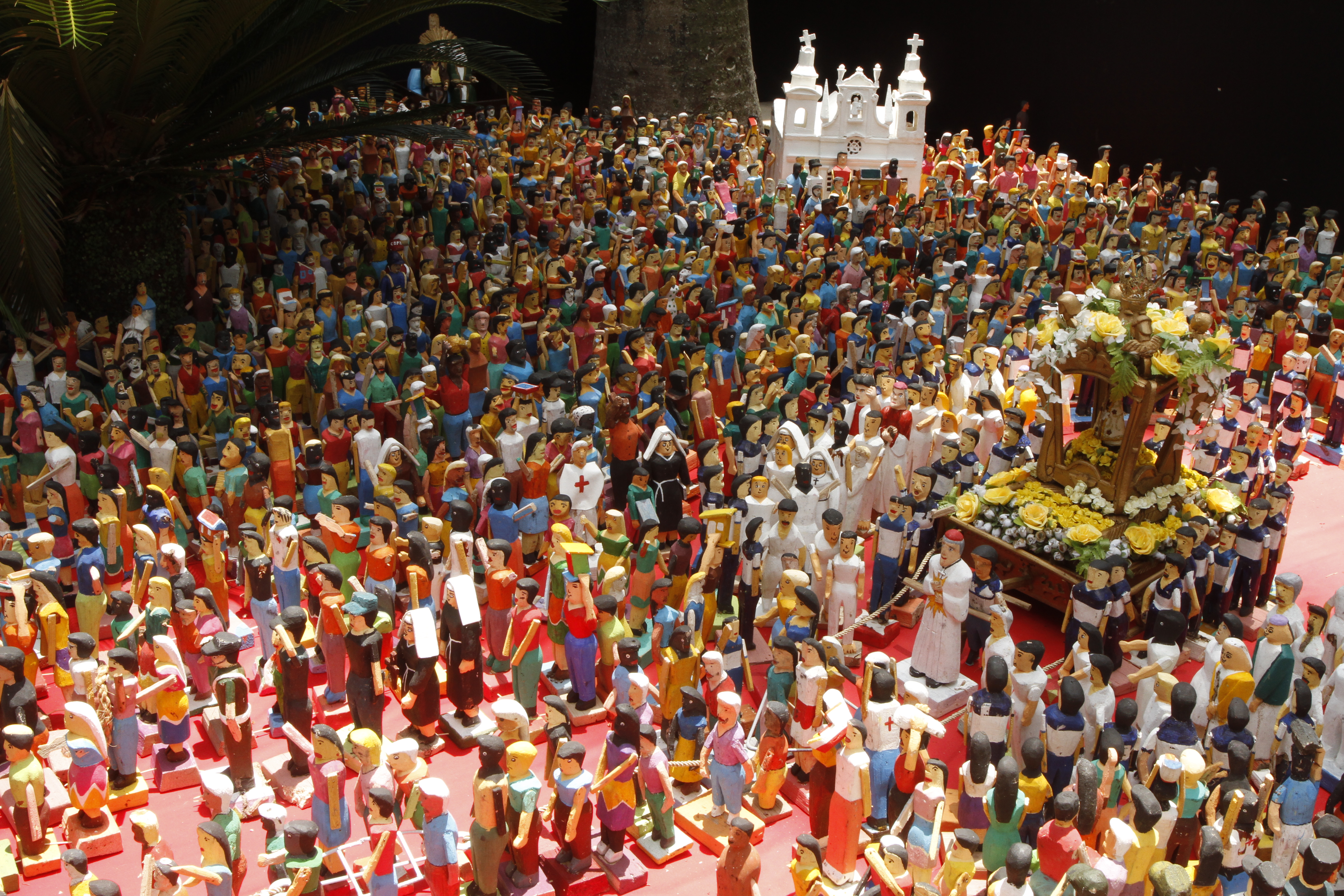 Artigos de amor e fé decoram e encantam secretarias municipais durante o Círio