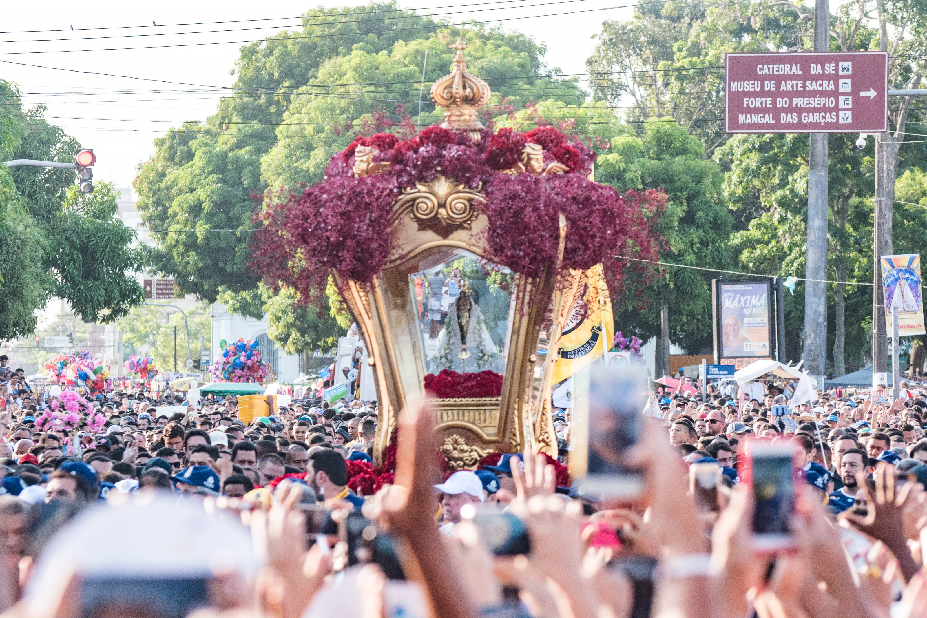 Cerca de 2 milhões de pessoas celebraram o Círio de Nazaré neste domingo