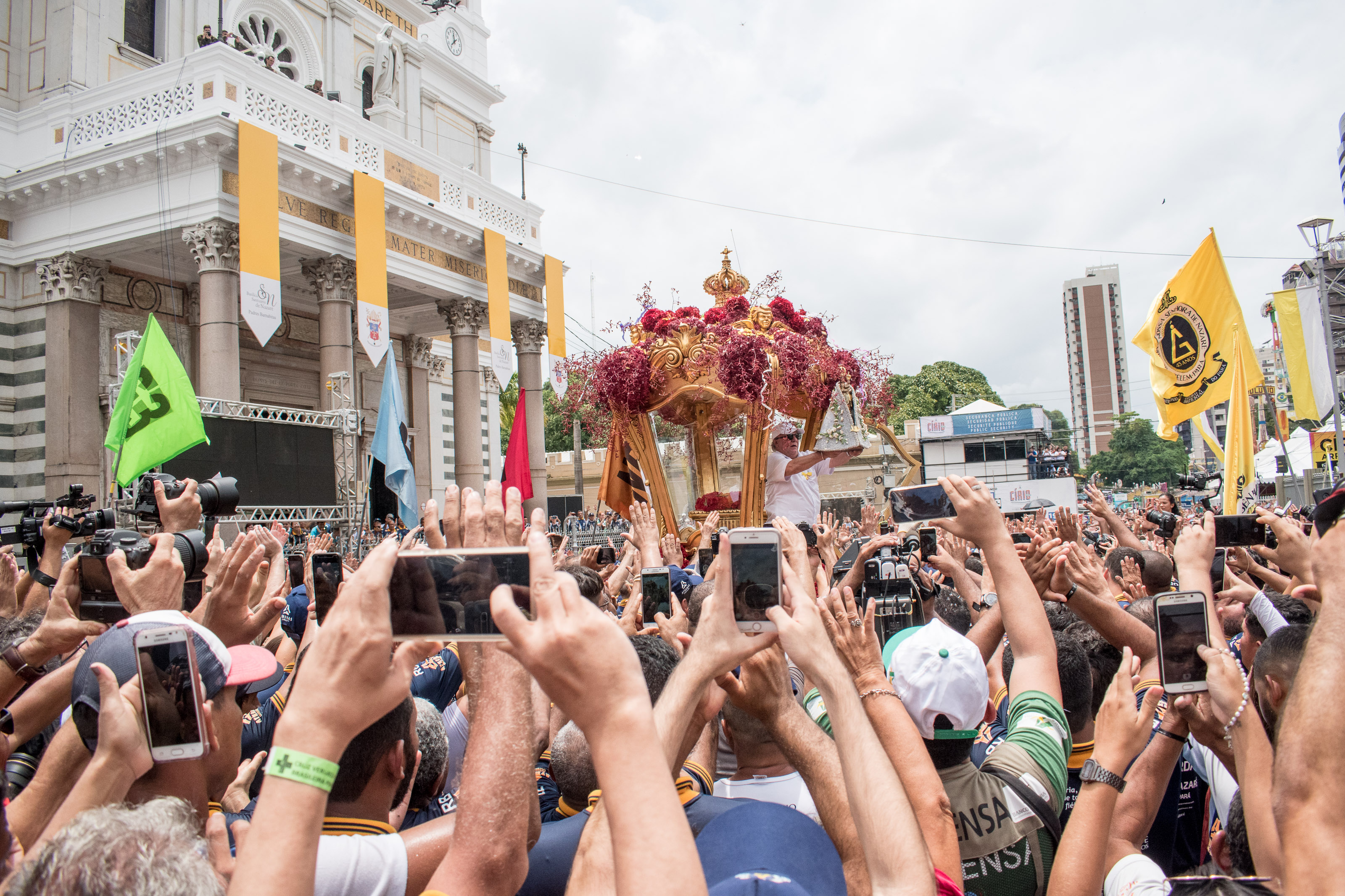 Cerca de 2 milhões de pessoas celebraram o Círio de Nazaré neste domingo
