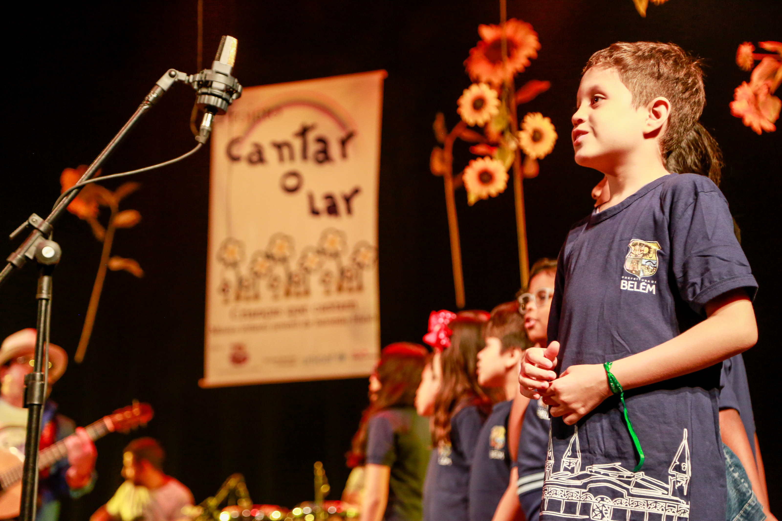 Alunos da rede municipal lançam o terceiro CD e DVD do projeto “Cantar-o-Lar”