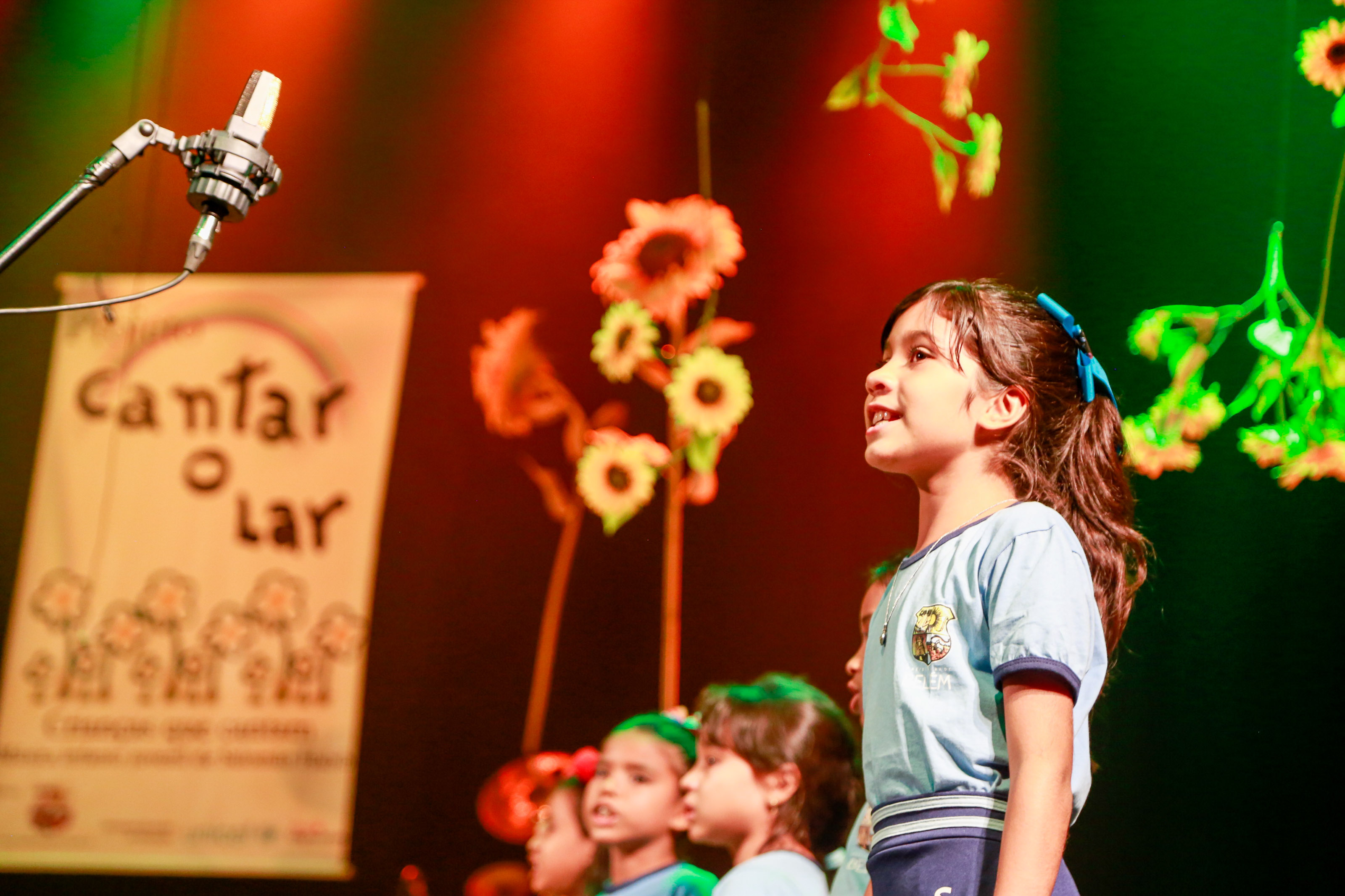 Alunos da rede municipal lançam o terceiro CD e DVD do projeto “Cantar-o-Lar”