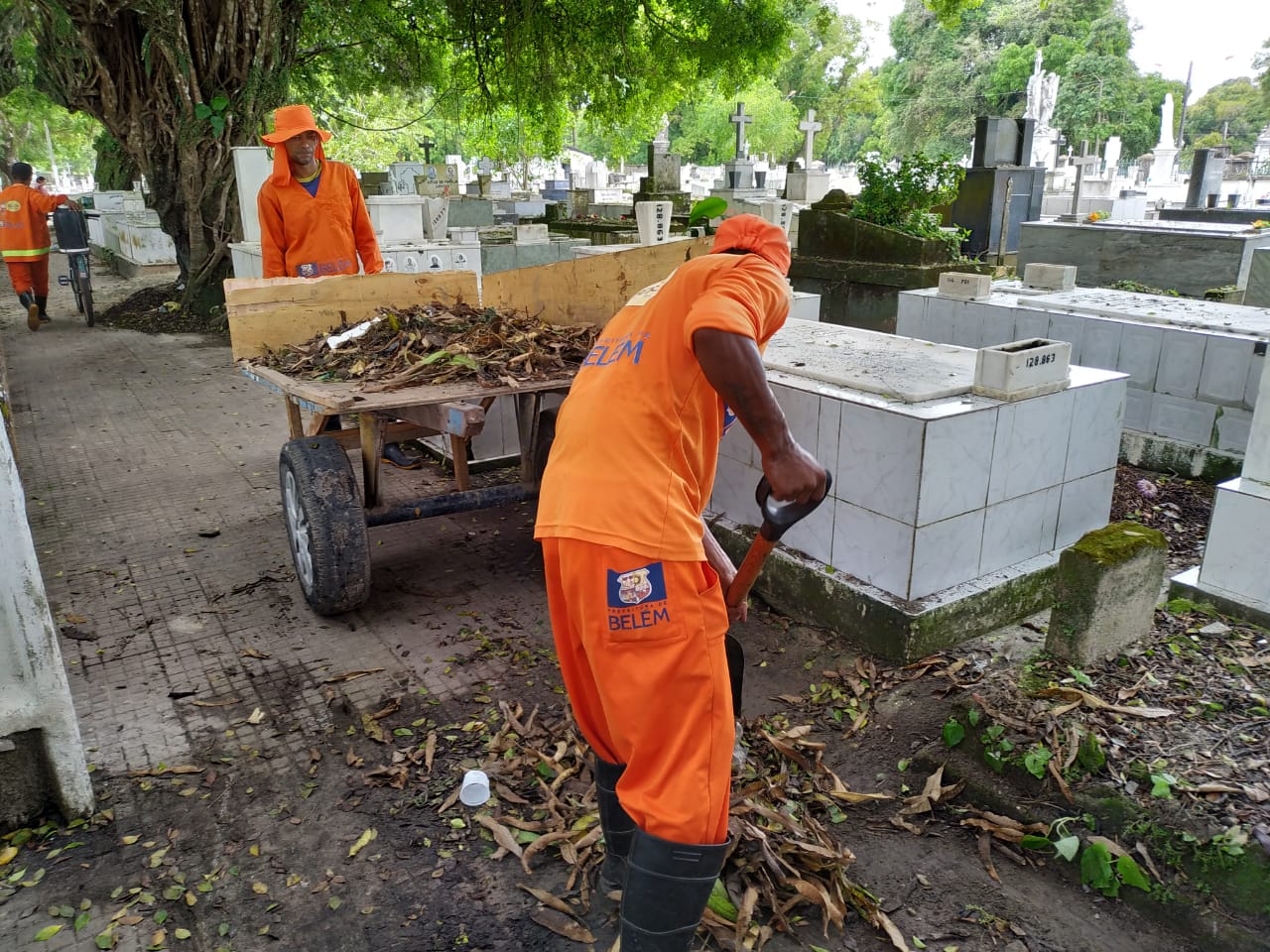 Cemitérios municipais estão prontos para o Dia de Finados