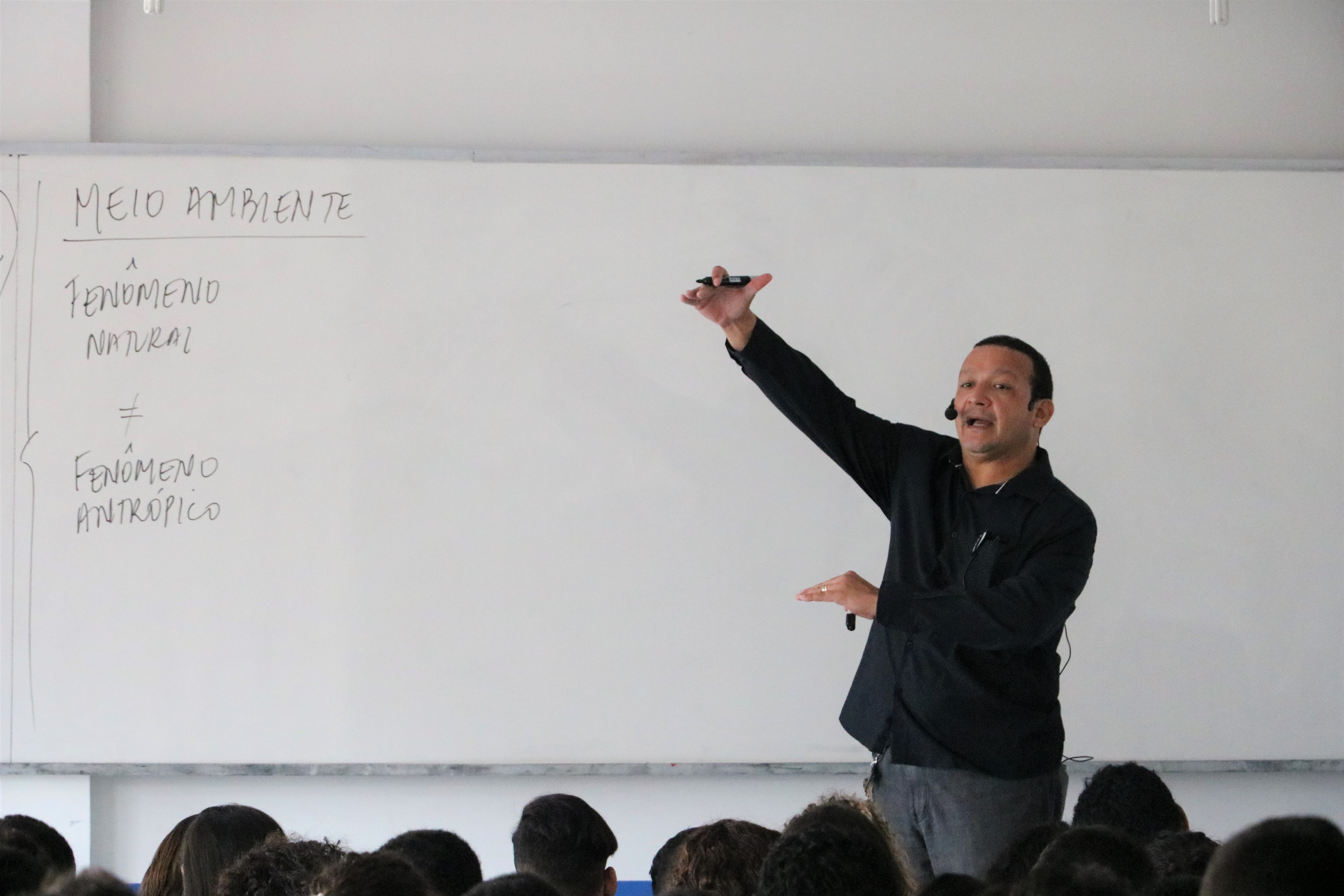 Prefeitura promove aulão, alunos relaxam e ficam seguros para as provas 
