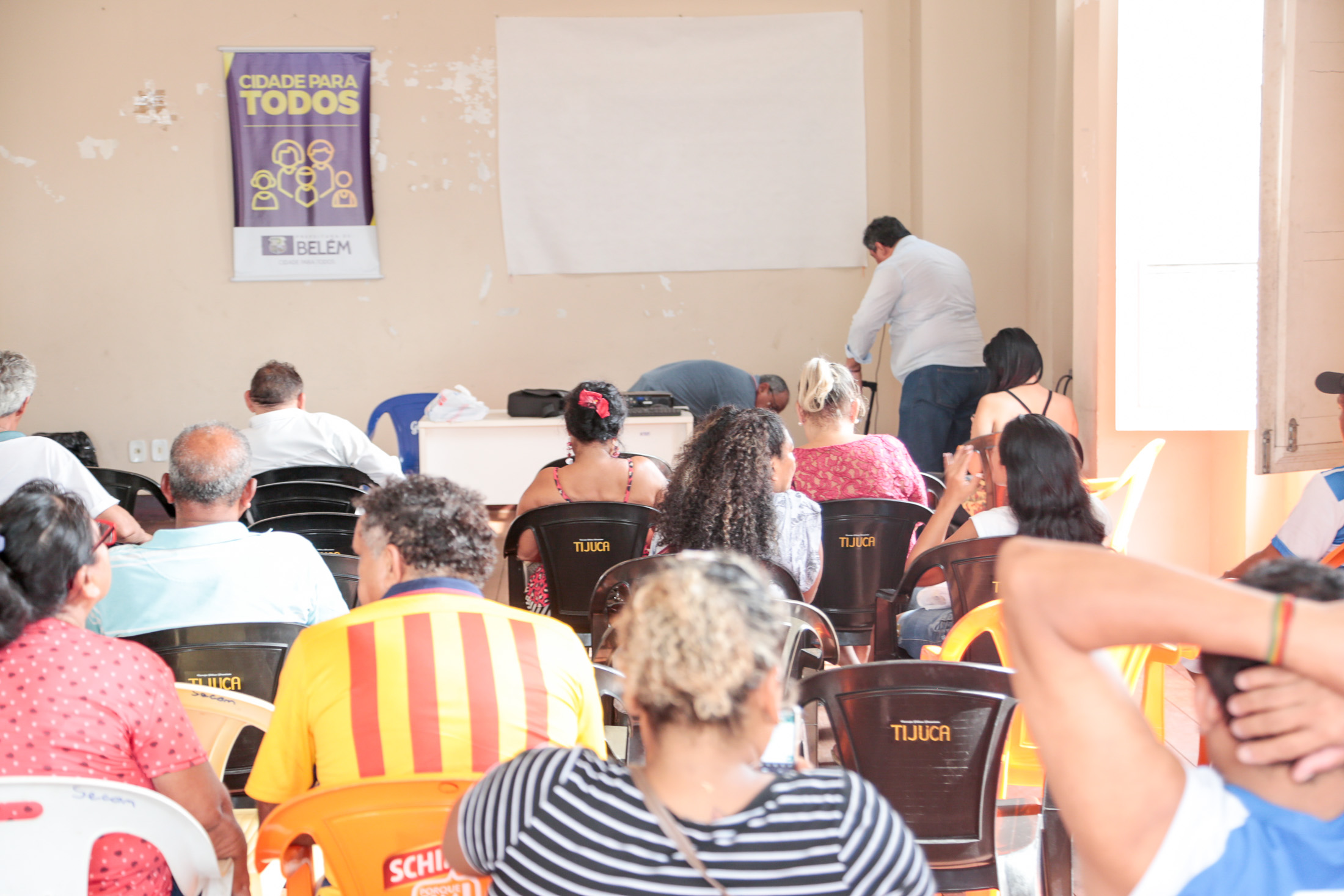 Feirantes do Ver-o-Peso participam de palestra sobre educação financeira e negócios