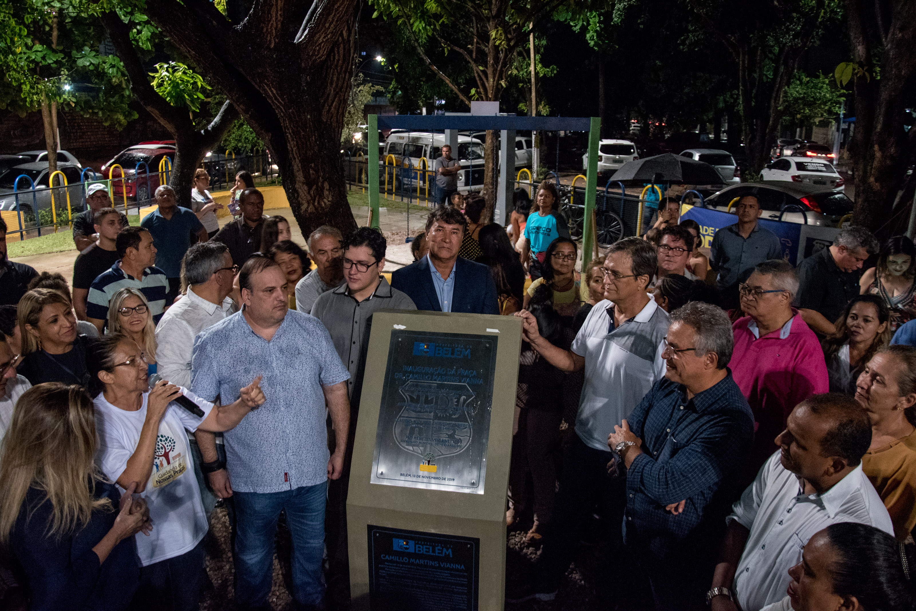 Prefeitura de Belém entrega praça revitalizada no Marco