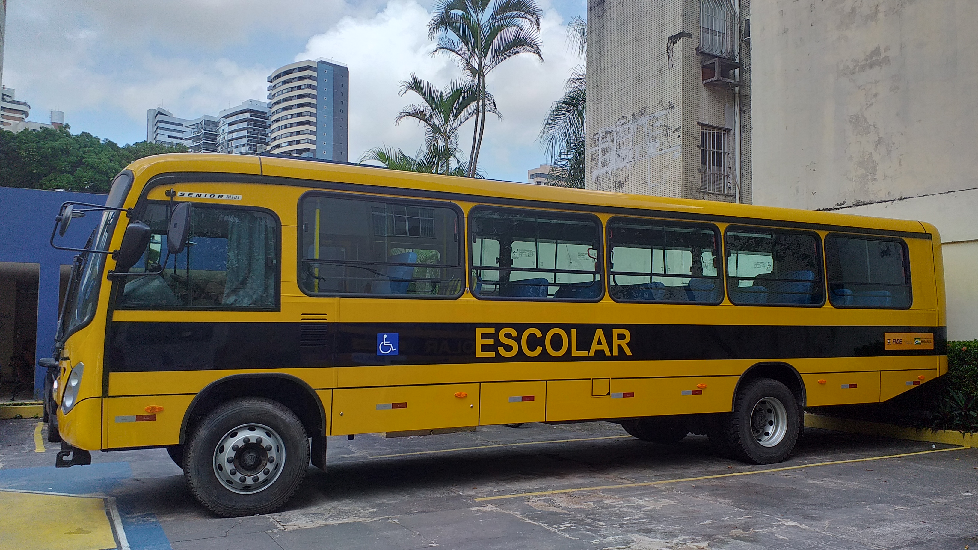 Ônibus escolar garante acesso à educação de qualidade na rede municipal de Belém